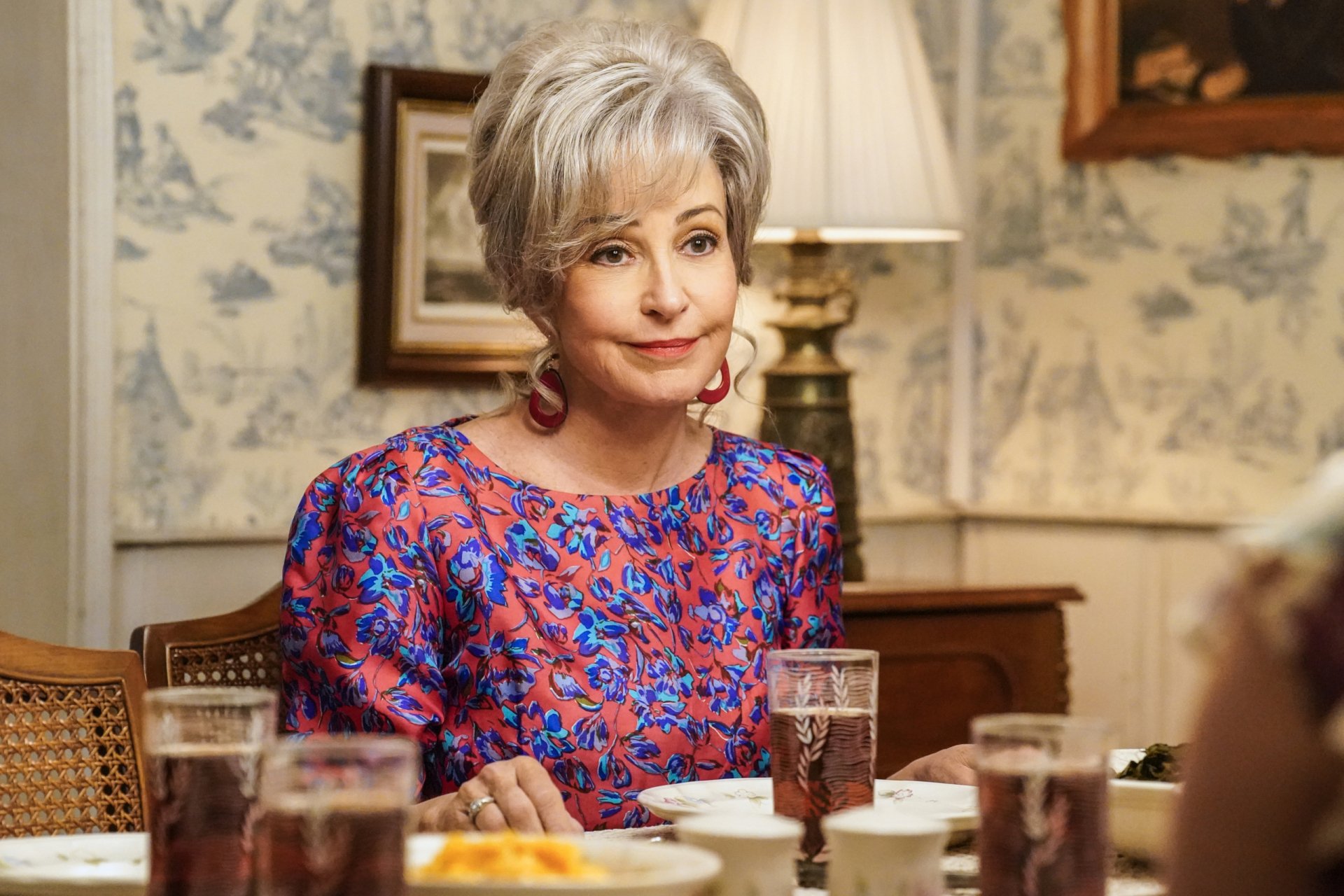 Download Constance Tucker Annie Potts TV Show Young Sheldon HD Wallpaper