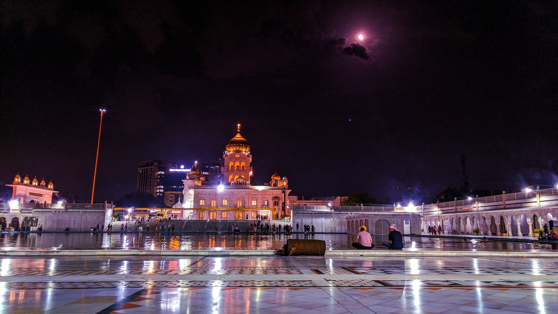 Gurudwara Bangla Sahib by jain.nabhi966