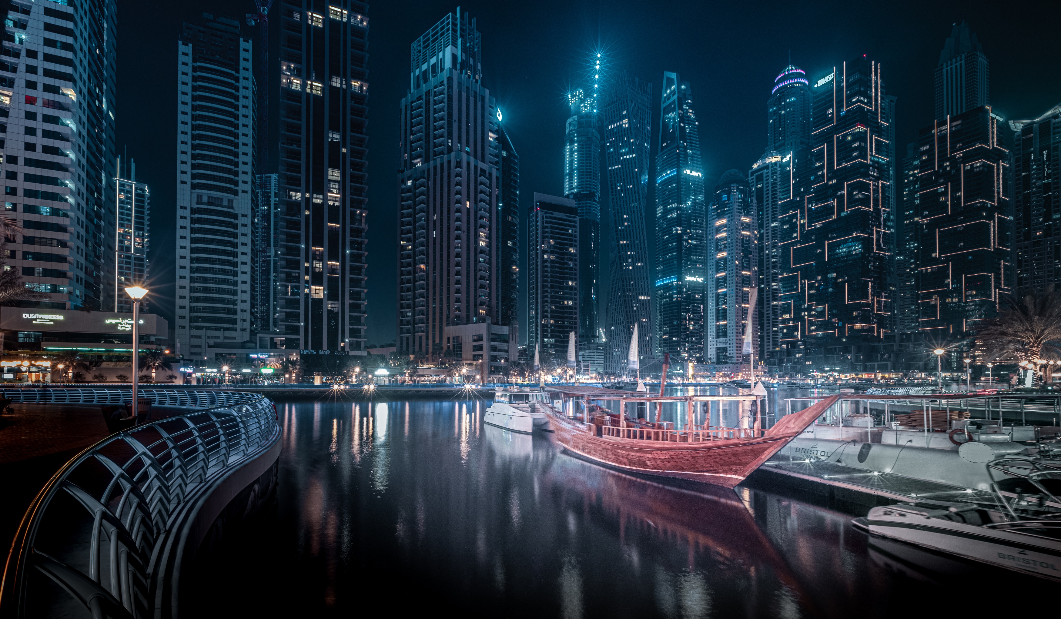 Man Made Dubai HD Wallpaper