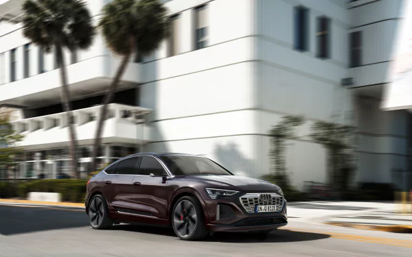  Audi Q8 Sportback 55 e-tron quattro