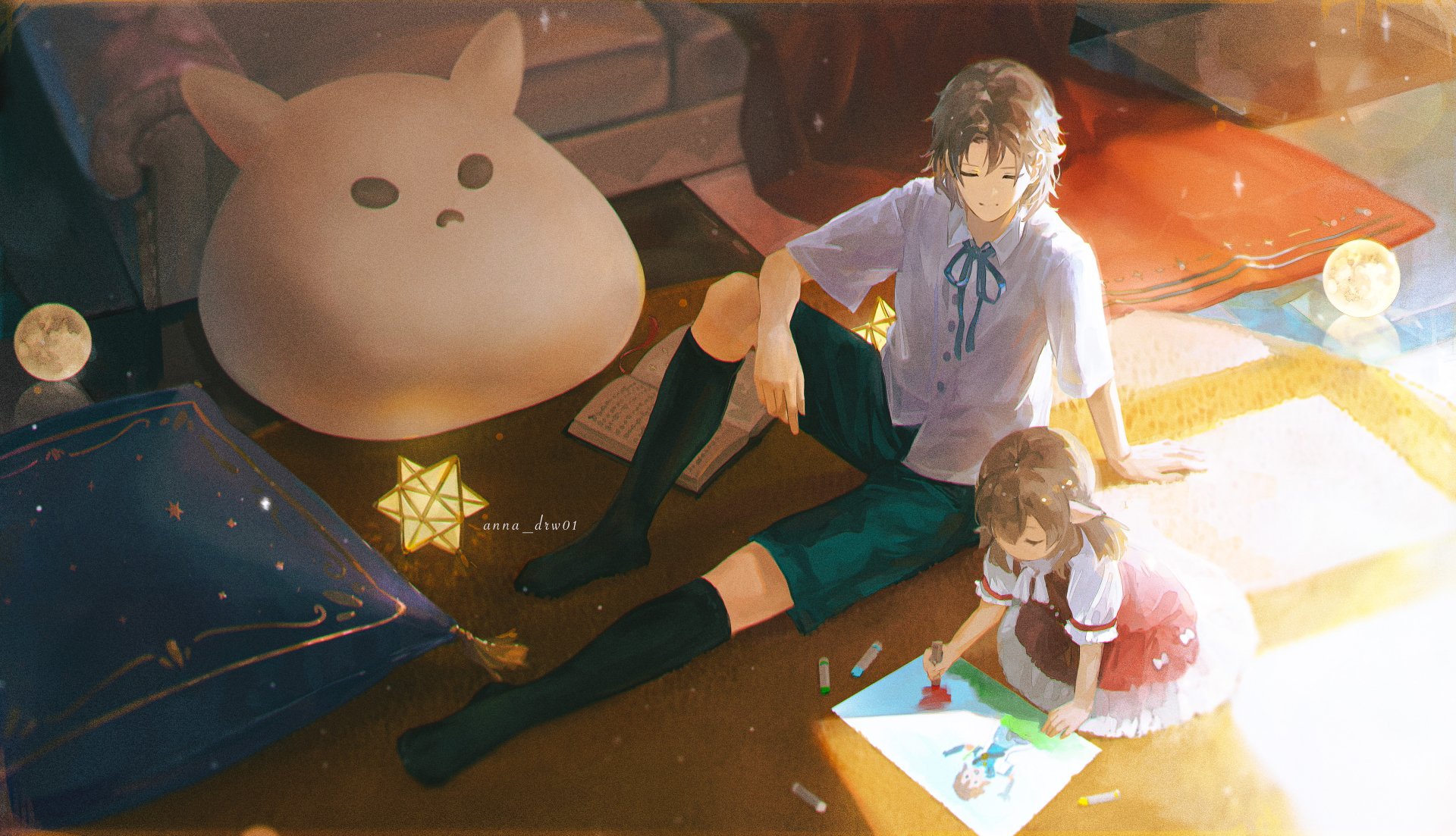 4K Ultra HD PC desktop wallpaper of Genshin Impact's Klee and Albedo: Albedo seated in a sunlit room while Klee draws on the floor beside a large plush and a glowing star lantern.
