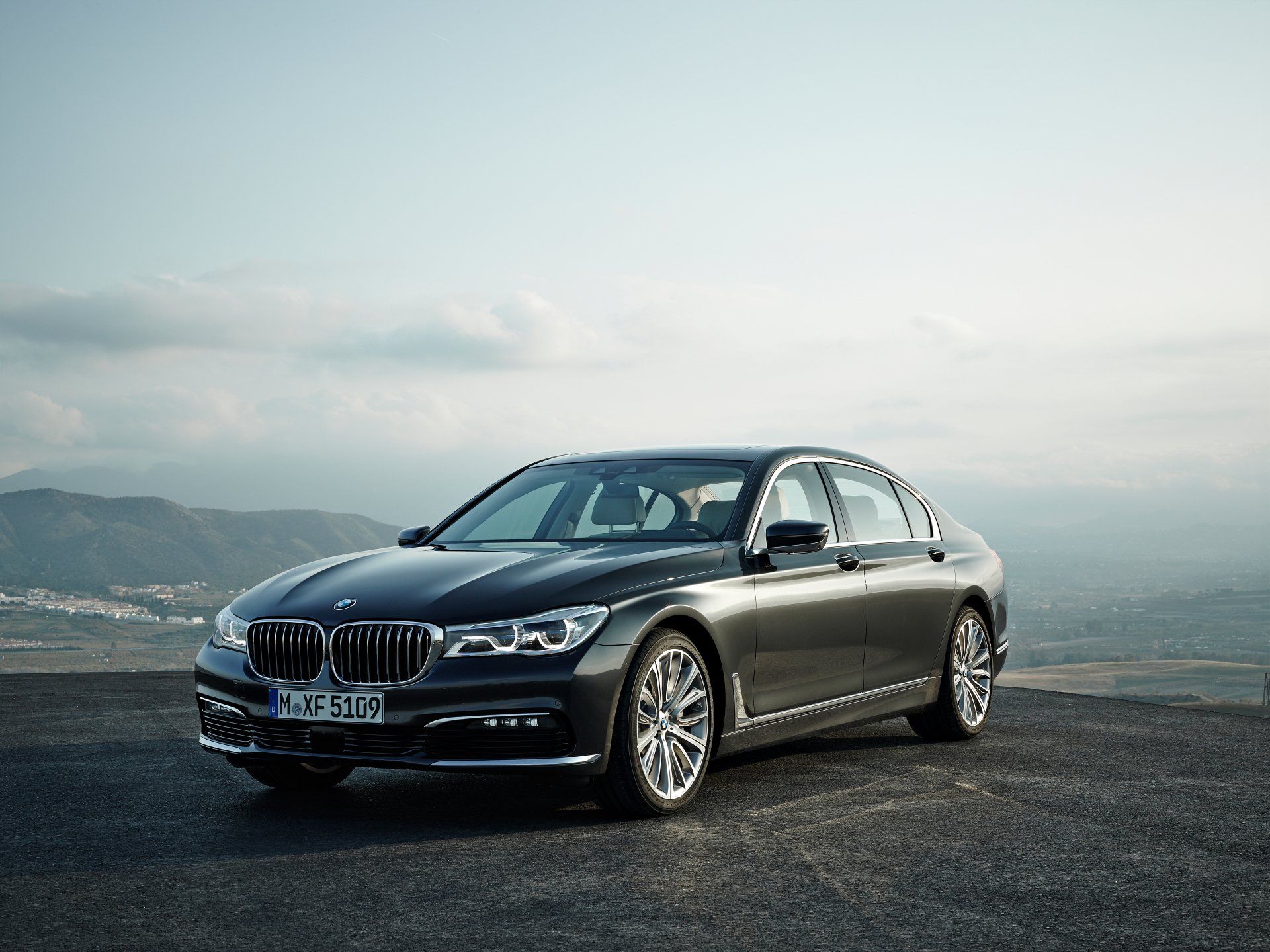 Download Vehicle BMW 7 Series 4k Ultra HD Wallpaper