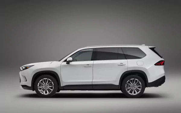 vehicle Toyota Grand Highlander HD Desktop Wallpaper | Background Image