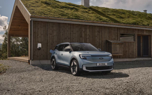 vehicle Ford Explorer HD Desktop Wallpaper | Background Image