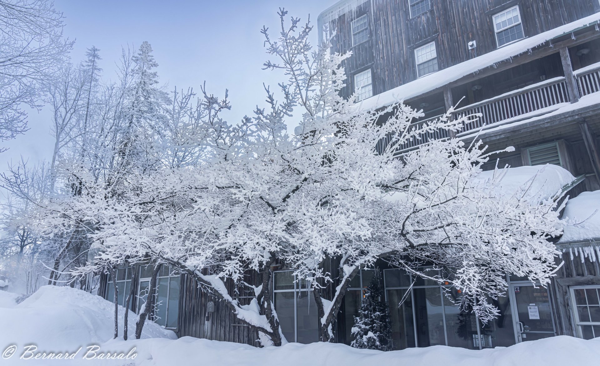 Download Man Made Quebec HD Wallpaper