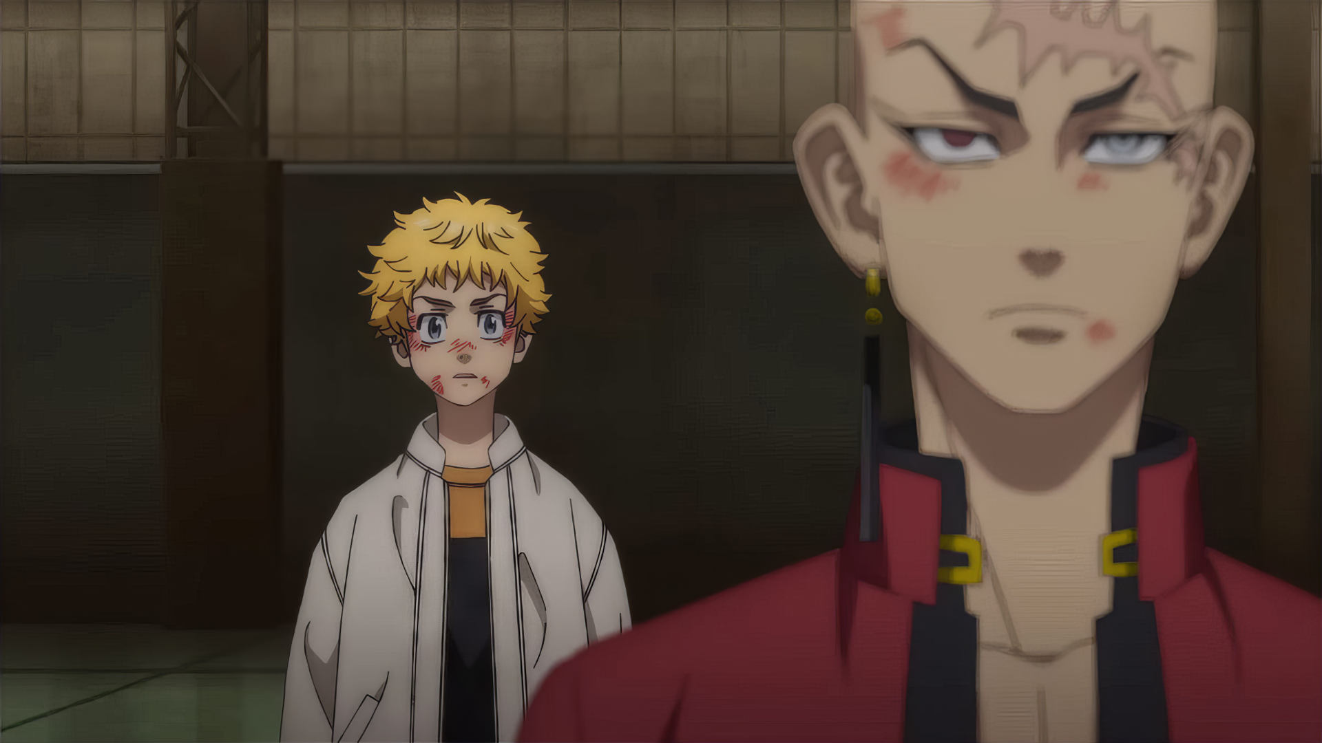 HD desktop wallpaper featuring Chifuyu Matsuno from Tokyo Revengers, positioned in a gritty backdrop, displaying a focused and intense expression.