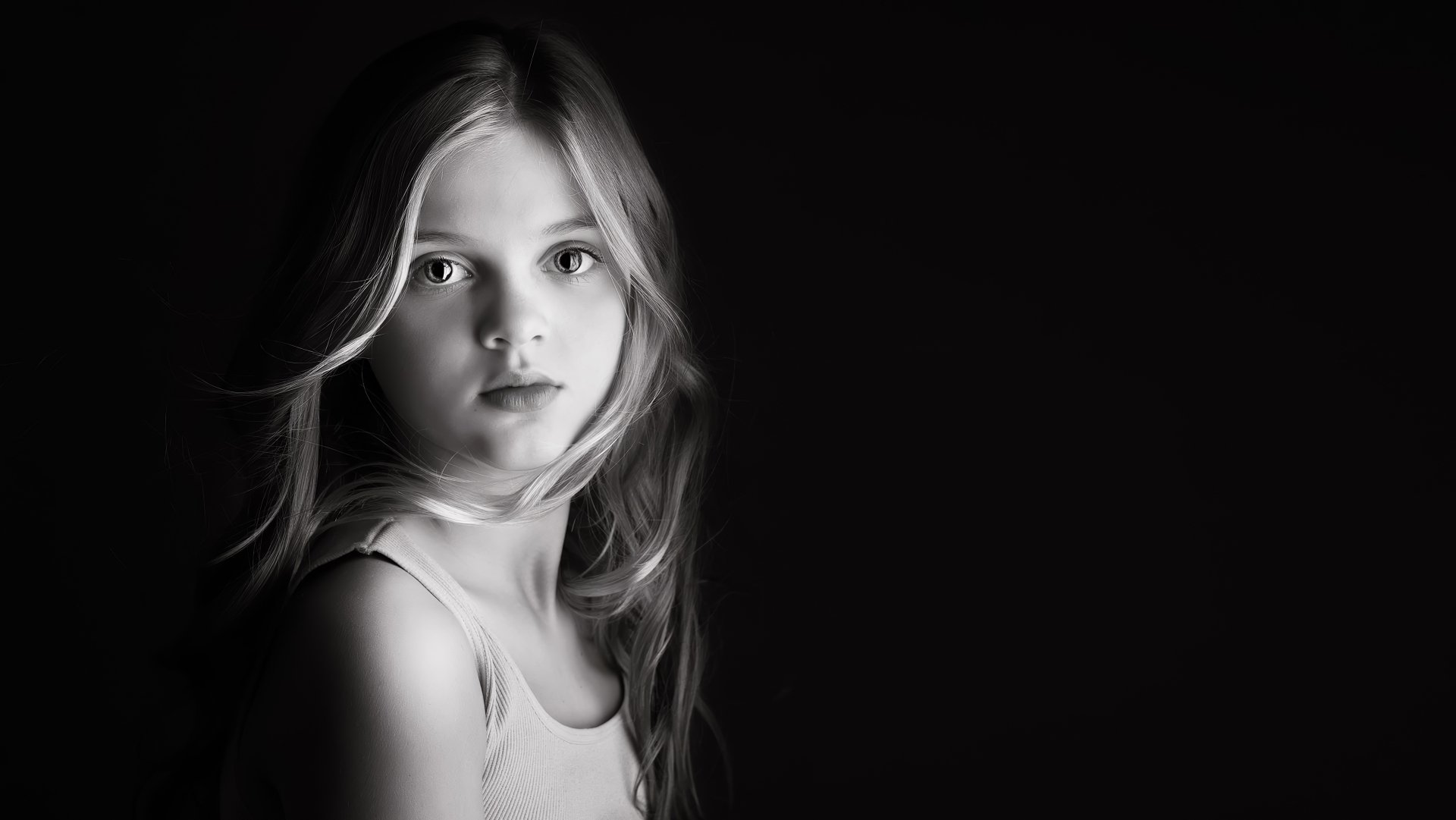 Download Girl Black & White Face 4k Ultra HD Wallpaper