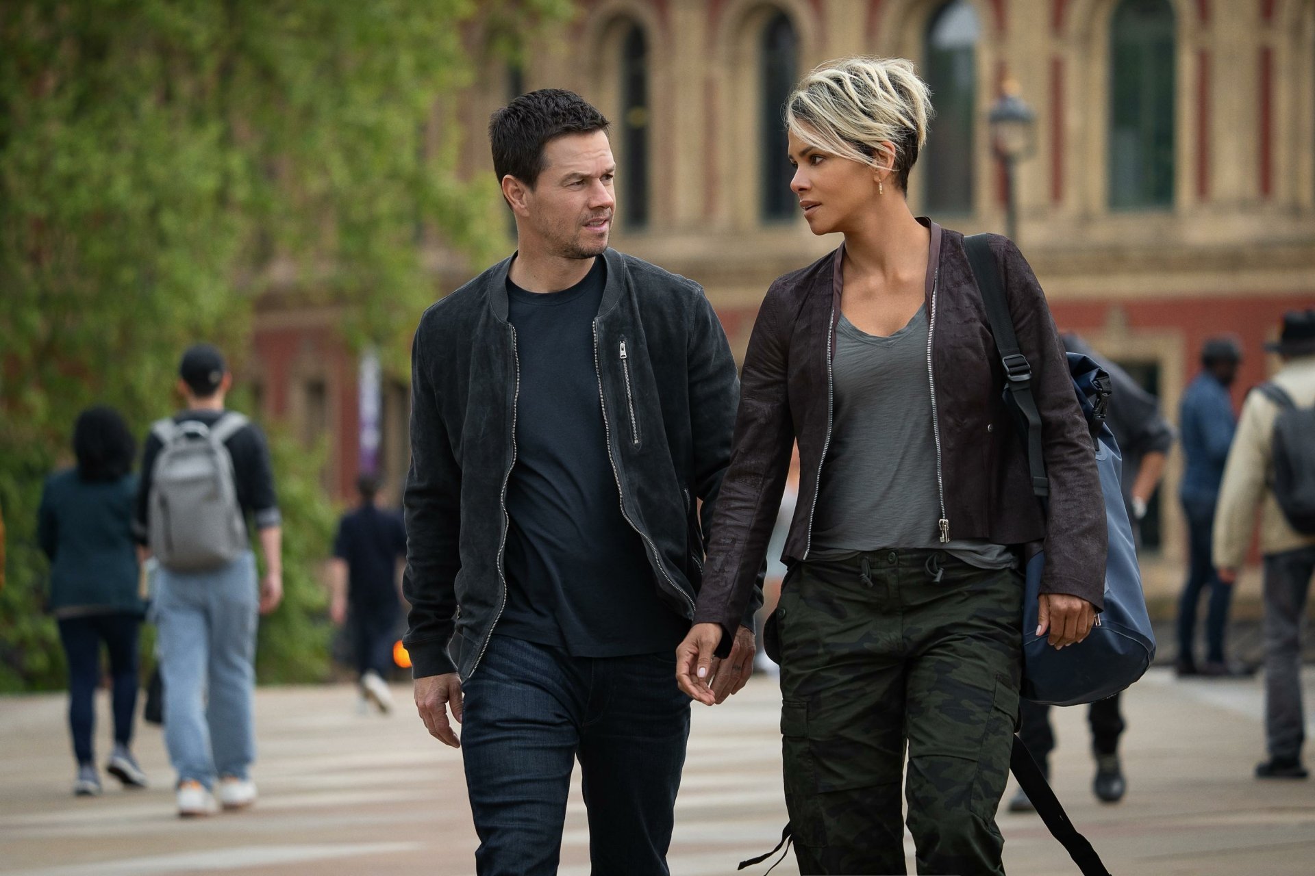 HD desktop wallpaper from the movie The Union (2024) featuring Mark Wahlberg and Halle Berry, showcasing an engaging cinematic background.