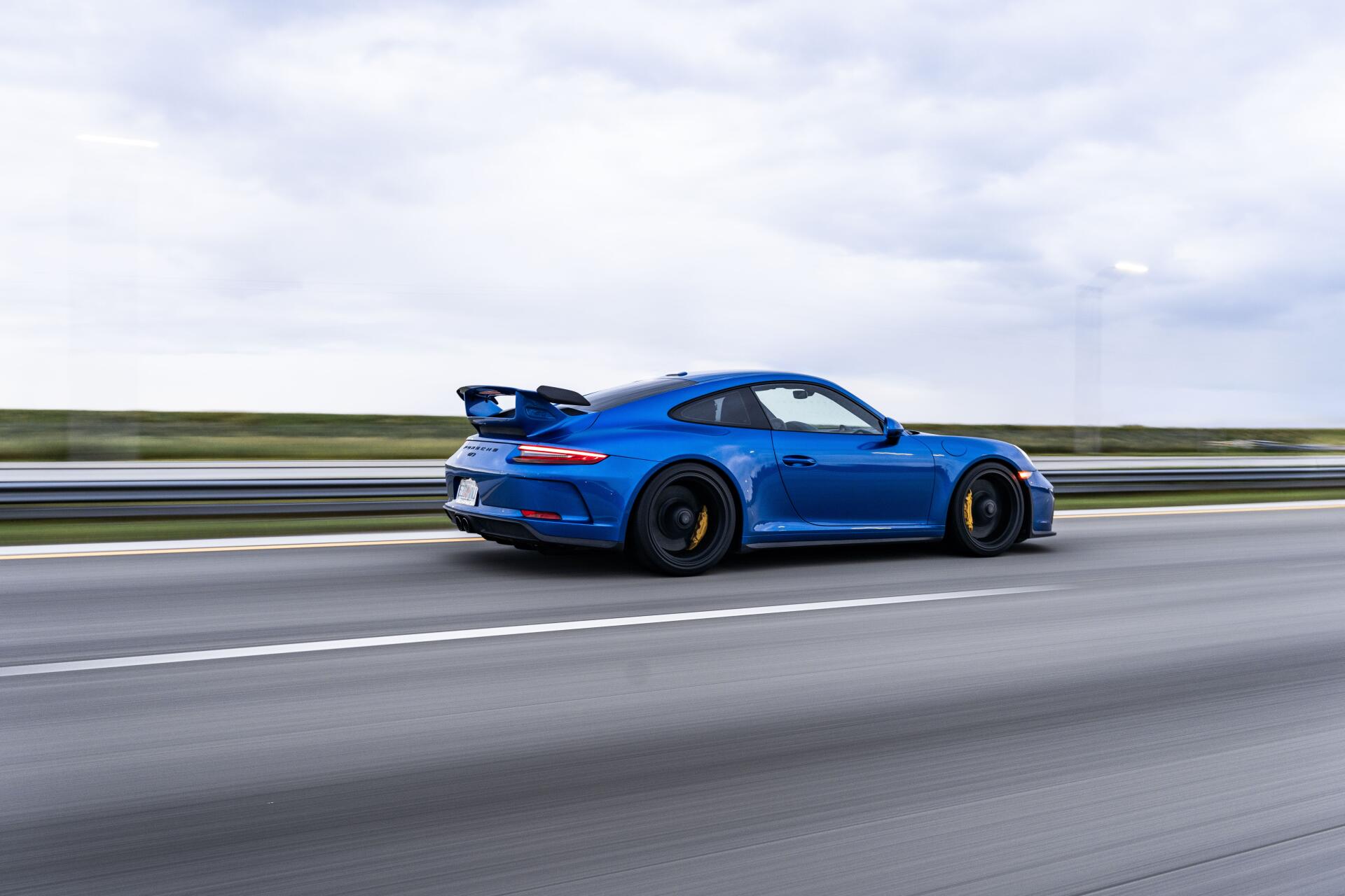 Download Car Porsche GT3 RS 8k Ultra HD Wallpaper