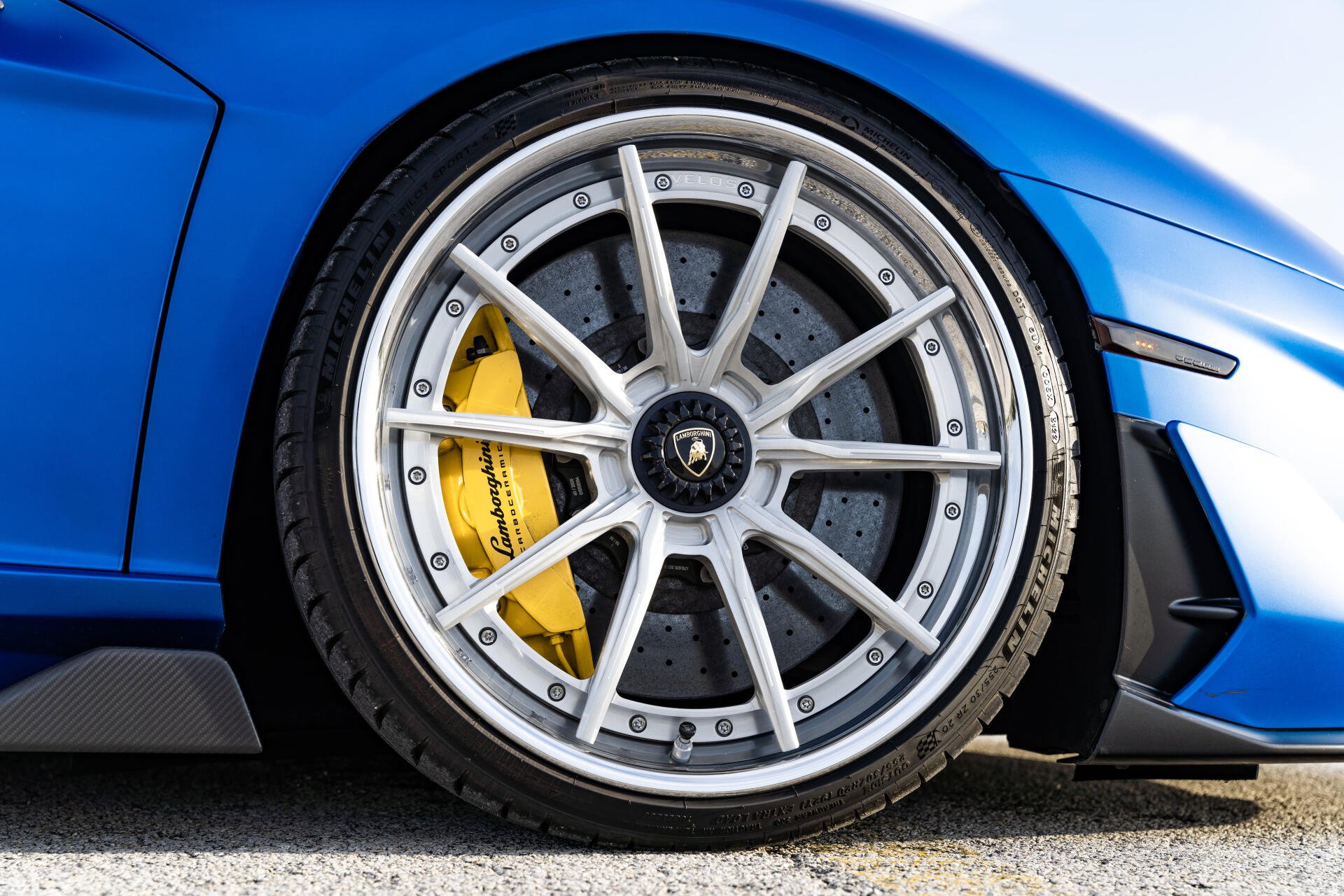 Download Car Lamborghini Lamborghini Aventador SVJ 8k Ultra HD Wallpaper