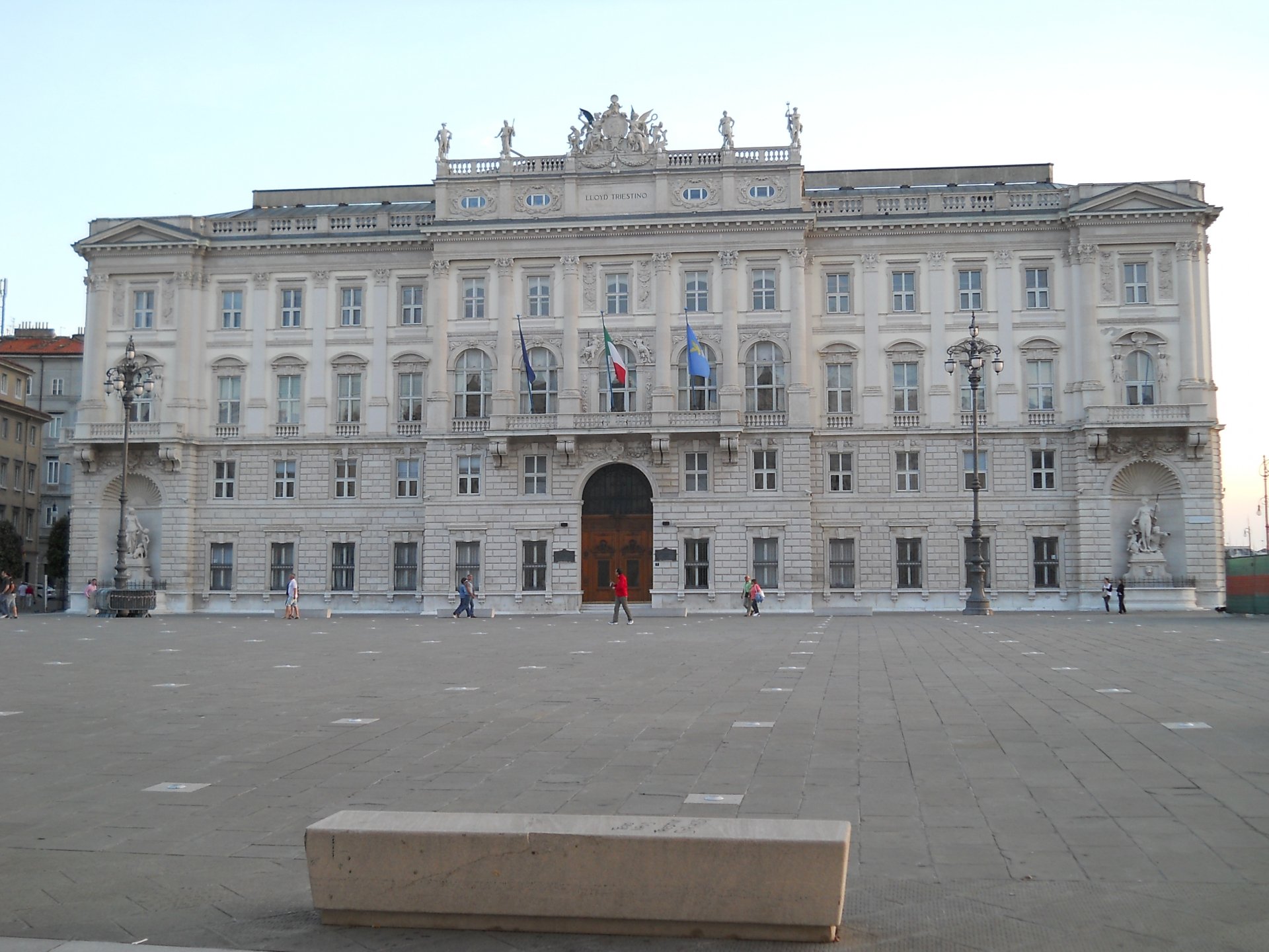 Piazza Unit? d'Italia (Trieste) by mikevero