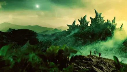 Monarch: Legacy of Monsters — green 4K Ultra HD PC wallpaper of a colossal spiked beast rising from mist as three small figures watch atop a rocky ridge.