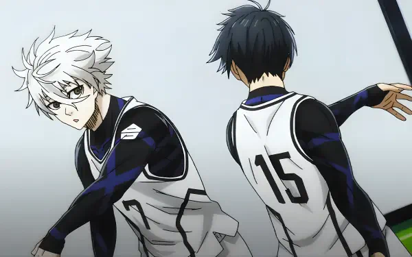Anime Blue Lock 4K Ultra HD PC desktop wallpaper: Seishiro Nagi (white hair) and Isagi Yoichi (#15) back-to-back in soccer kits, poised to sprint against a pale gray backdrop.