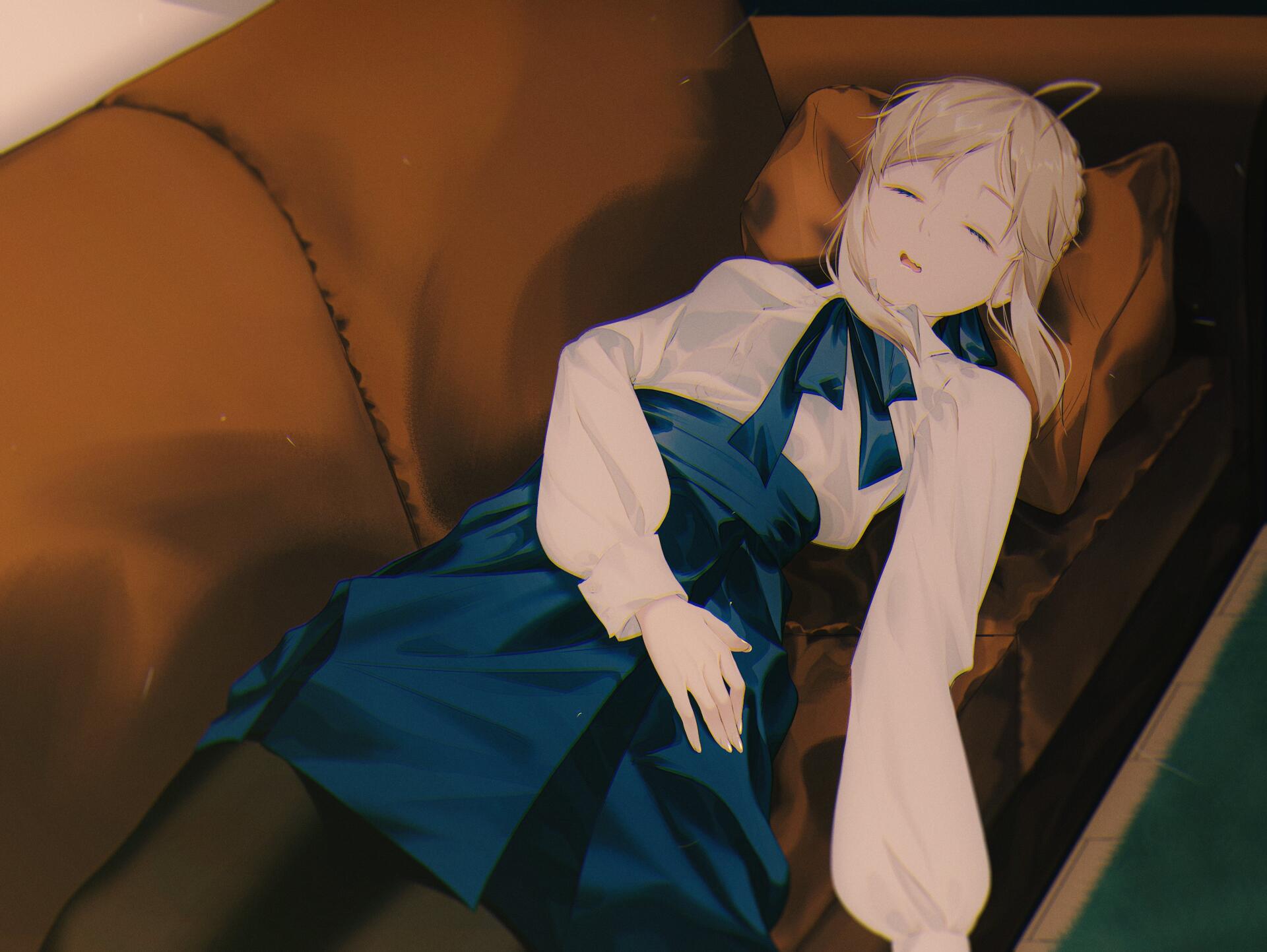 4K Ultra HD PC desktop wallpaper: Anime Artoria Pendragon (Fate series) reclining on a couch with eyes closed, wearing a blue dress and white blouse, soft warm lighting.