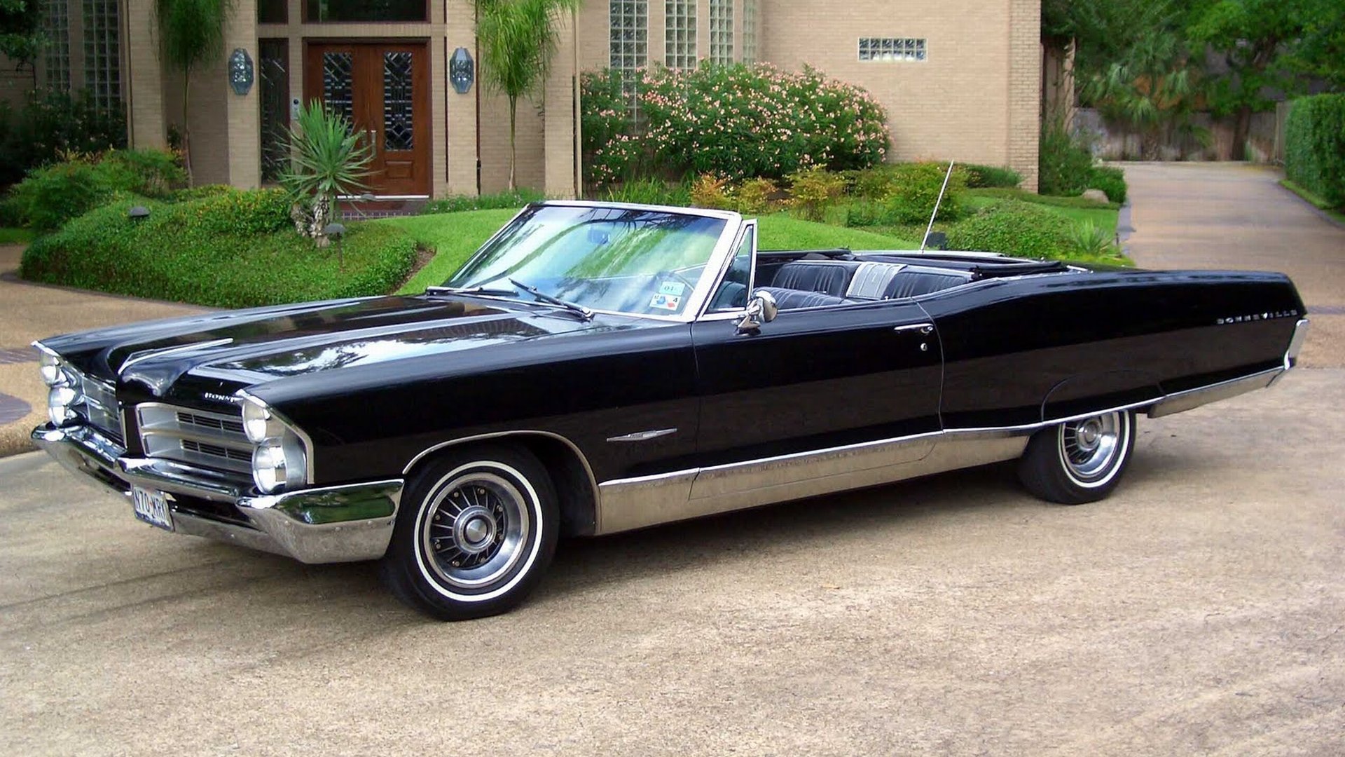 Download Vehicle Pontiac HD Wallpaper