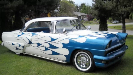 4K Ultra HD PC desktop wallpaper and background: a custom blue-and-white Mercury car with white flame decals parked on a lawn.