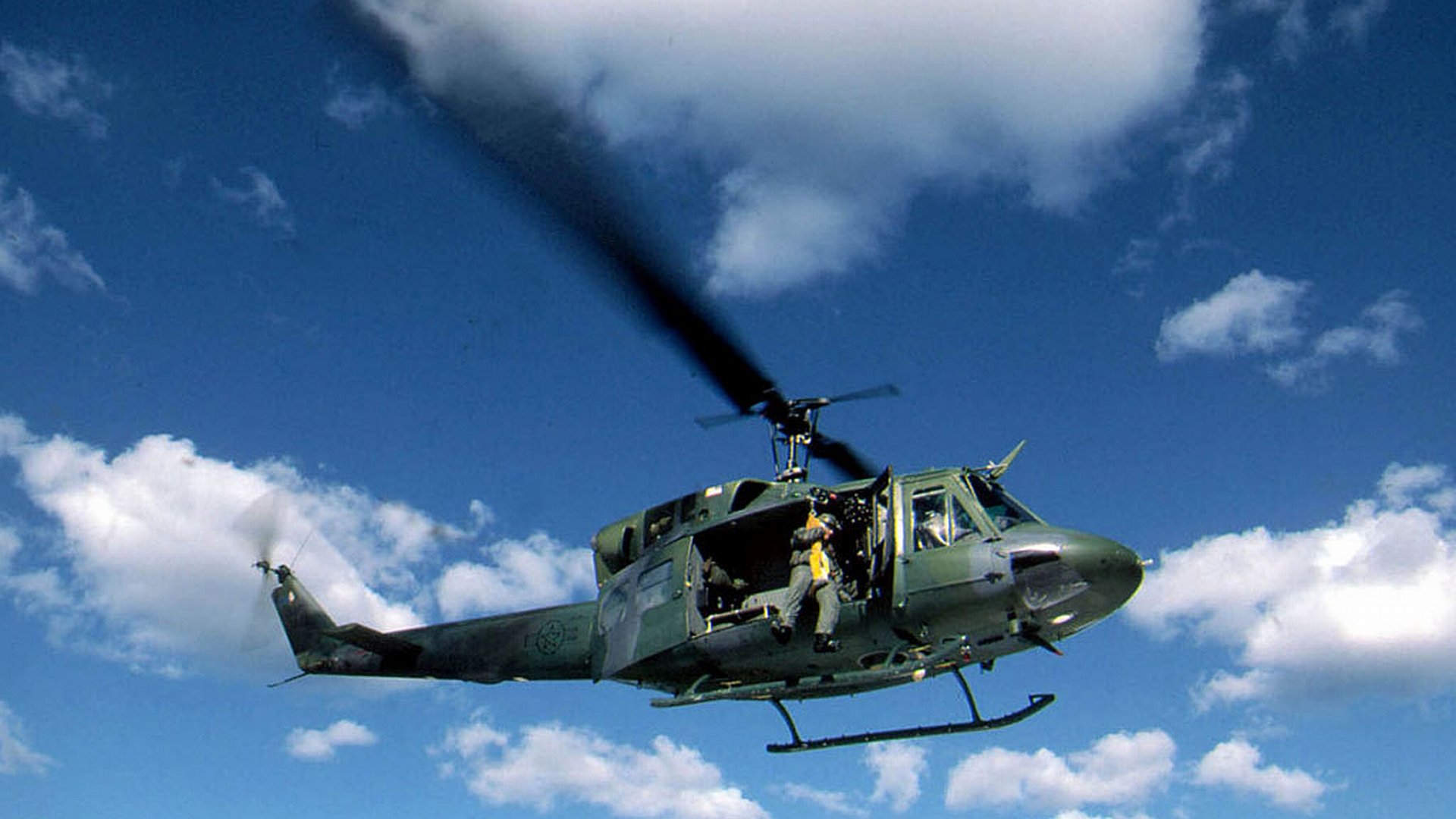 Download Military Bell UH-1 Iroquois HD Wallpaper