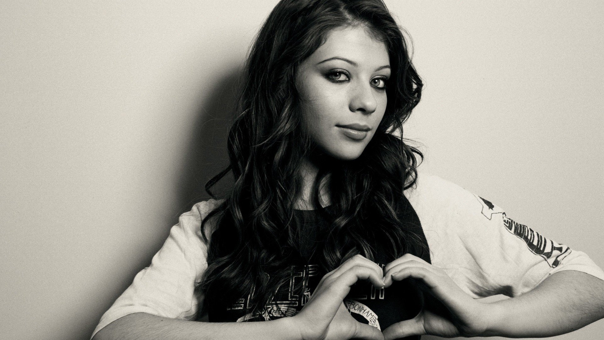 Picture Of Michelle Trachtenberg | Hot Girl HD Wallpaper