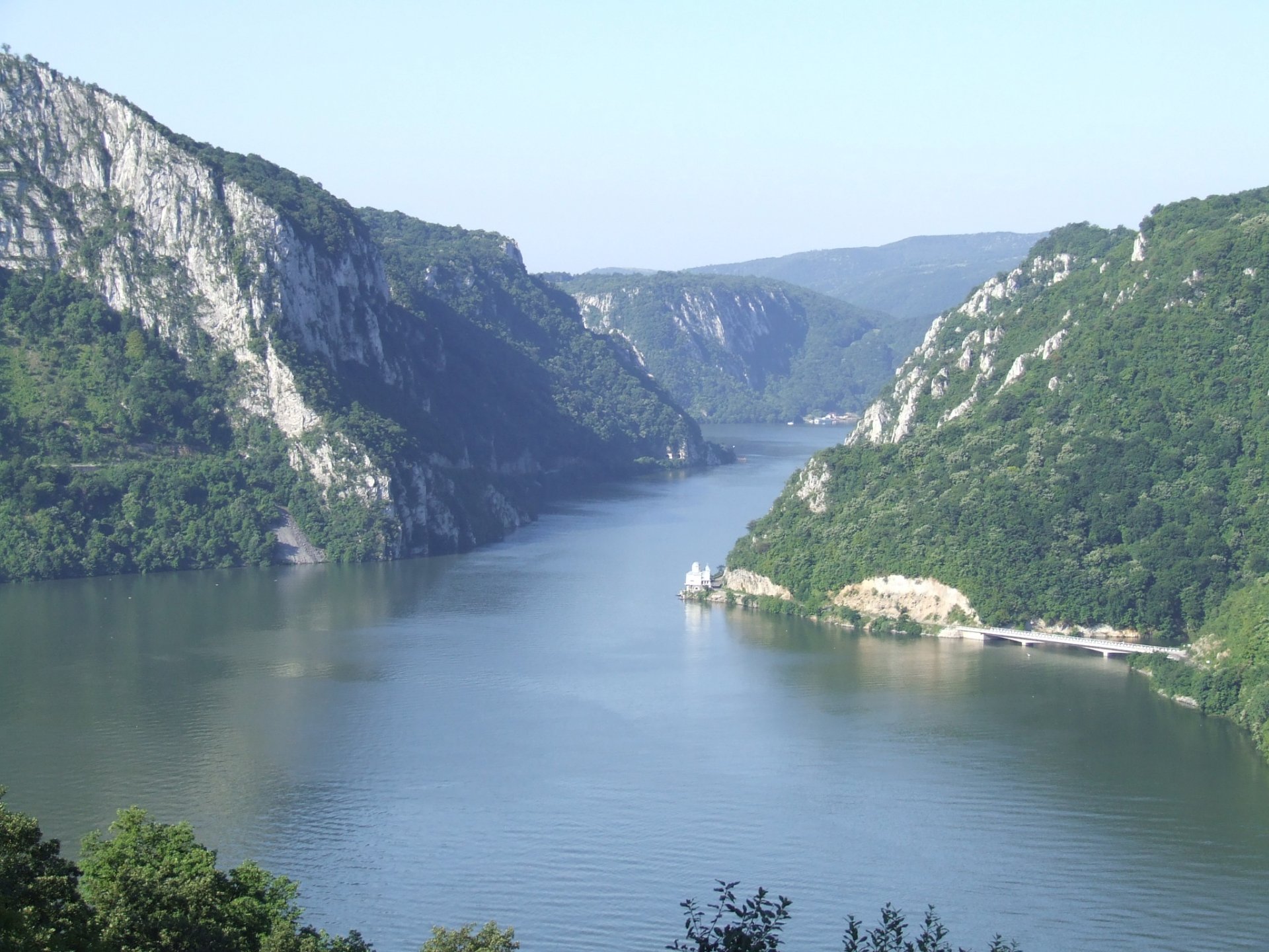 Download Nature Lake HD Wallpaper