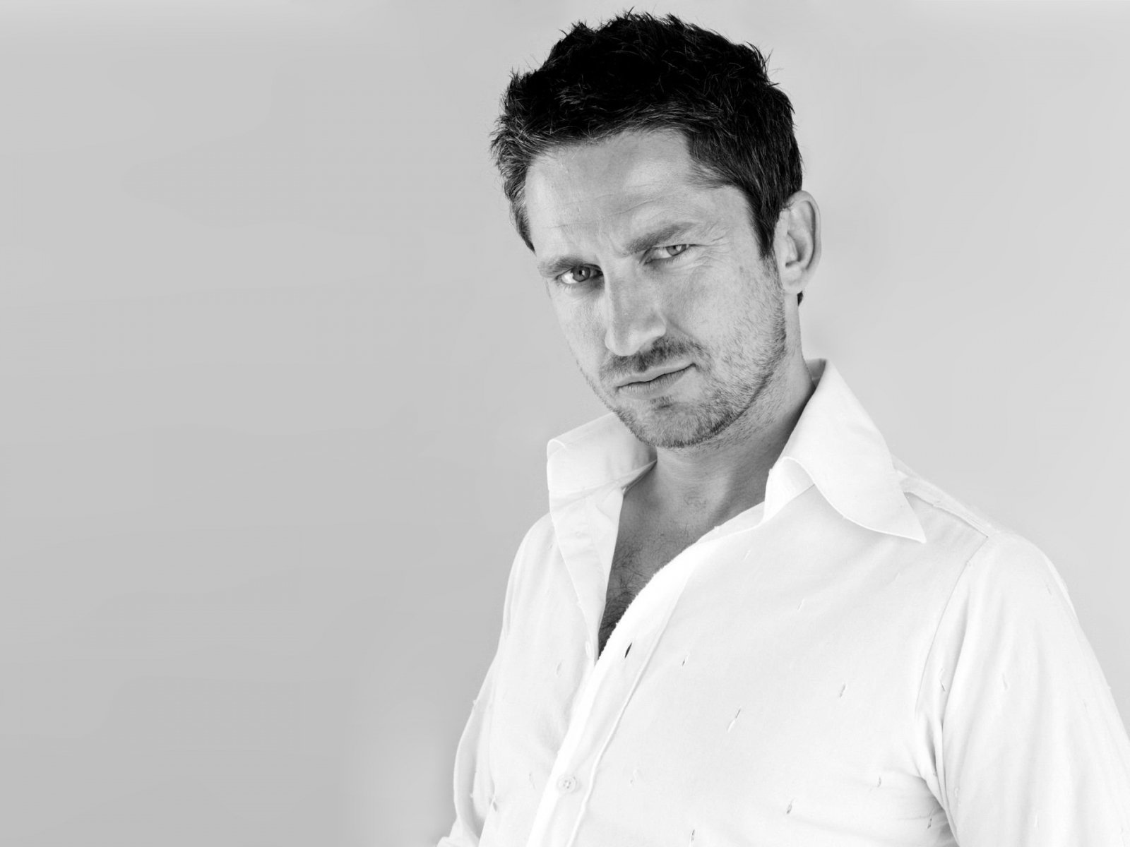 Download Celebrity Gerard Butler Wallpaper