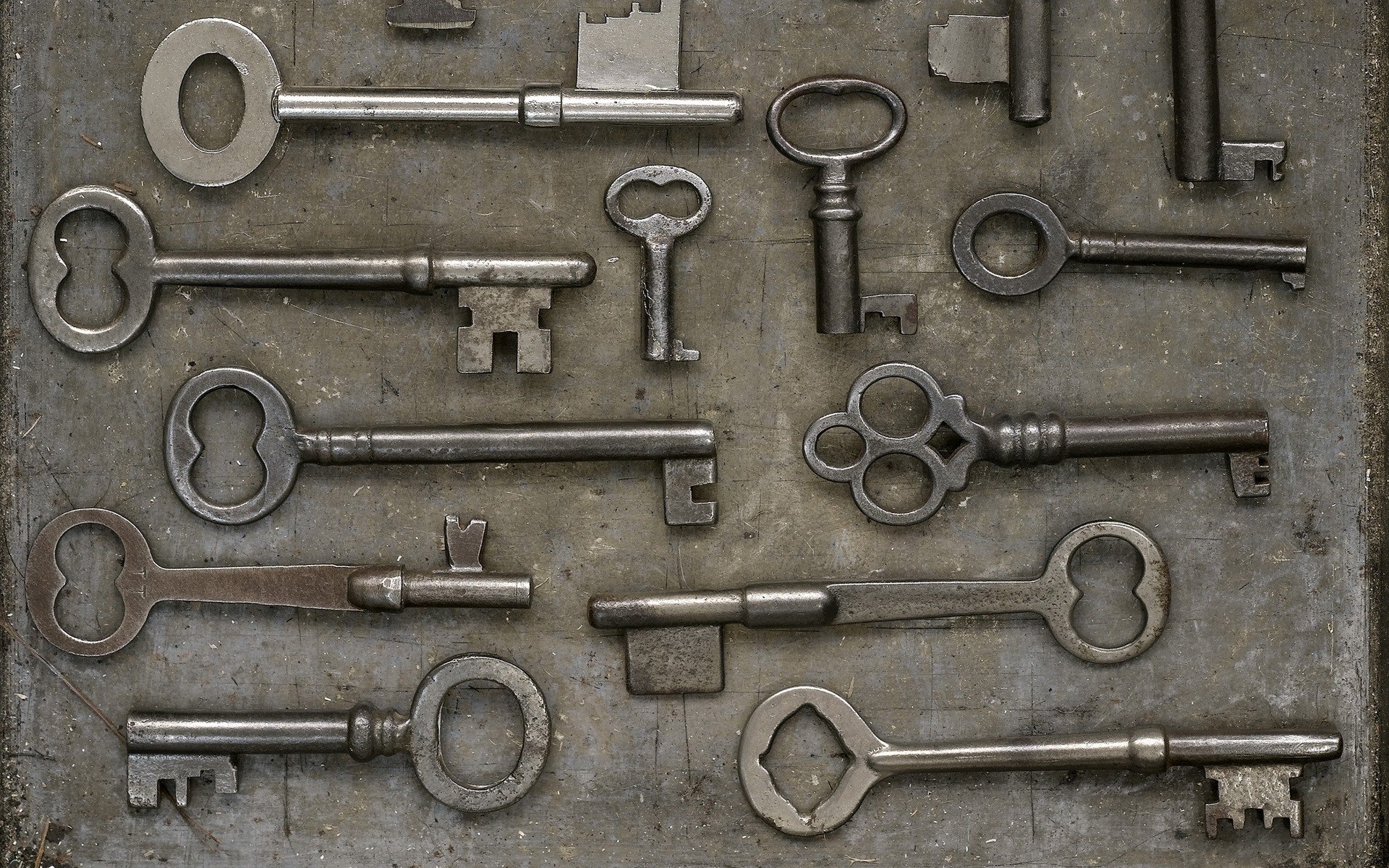 Download Man Made Key HD Wallpaper