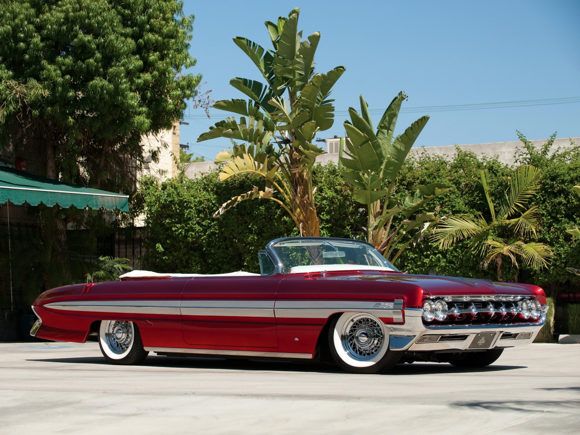 1961 Oldsmobile Starfire Convertible Full HD Wallpaper and Background 