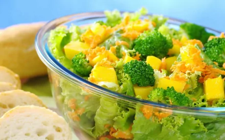  Vegetable and fruit salad