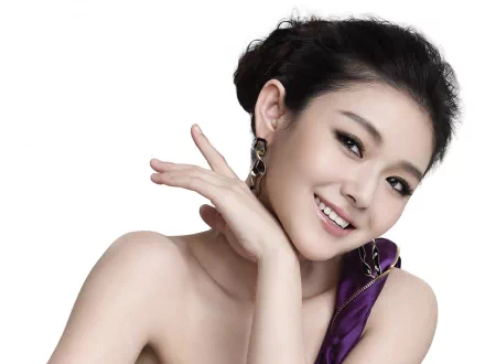 HD PC desktop wallpaper featuring celebrity Barbie Hsu smiling with elegant makeup and a purple outfit against a white background.