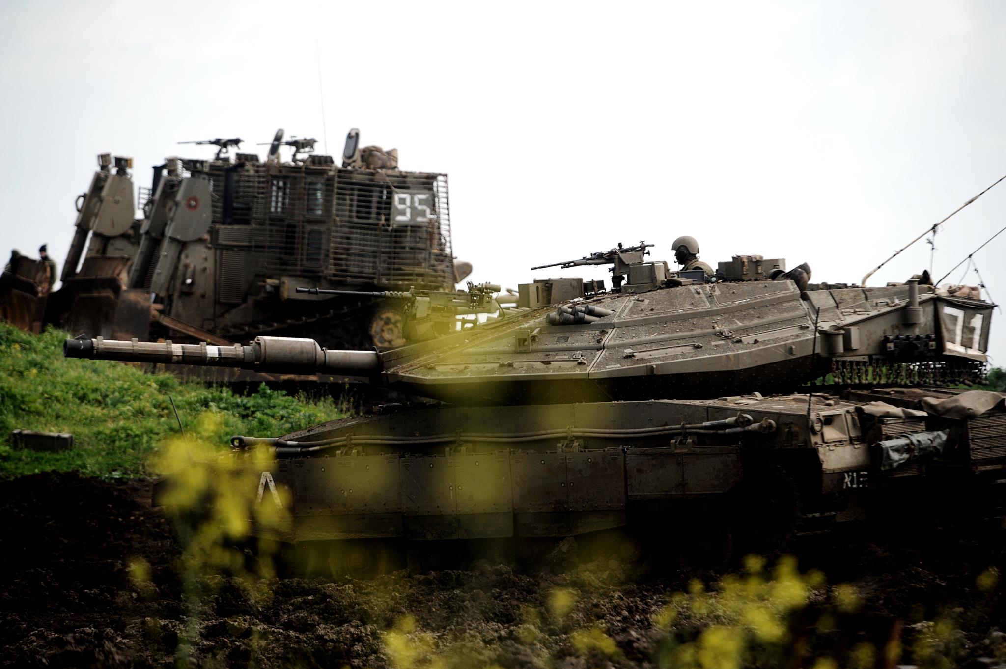 Tank HD Wallpaper | Background Image | 2048x1362