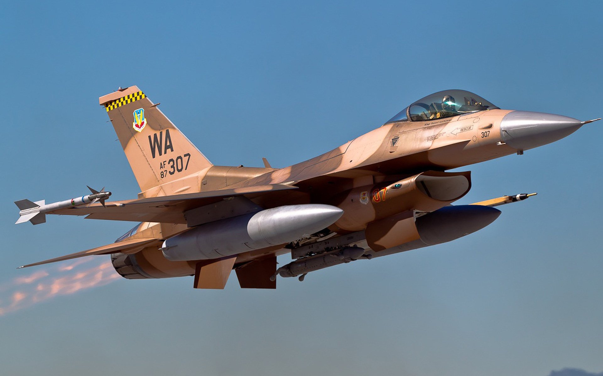 HD Wallpaper General Dynamics F 16 Fighting Falcon In Action 