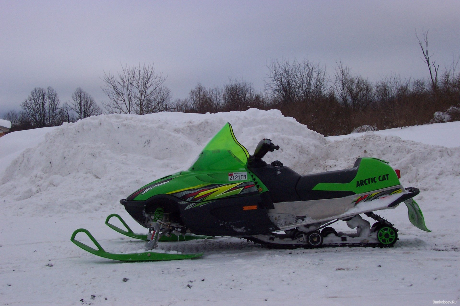 Download Vehicle Snowmobile HD Wallpaper