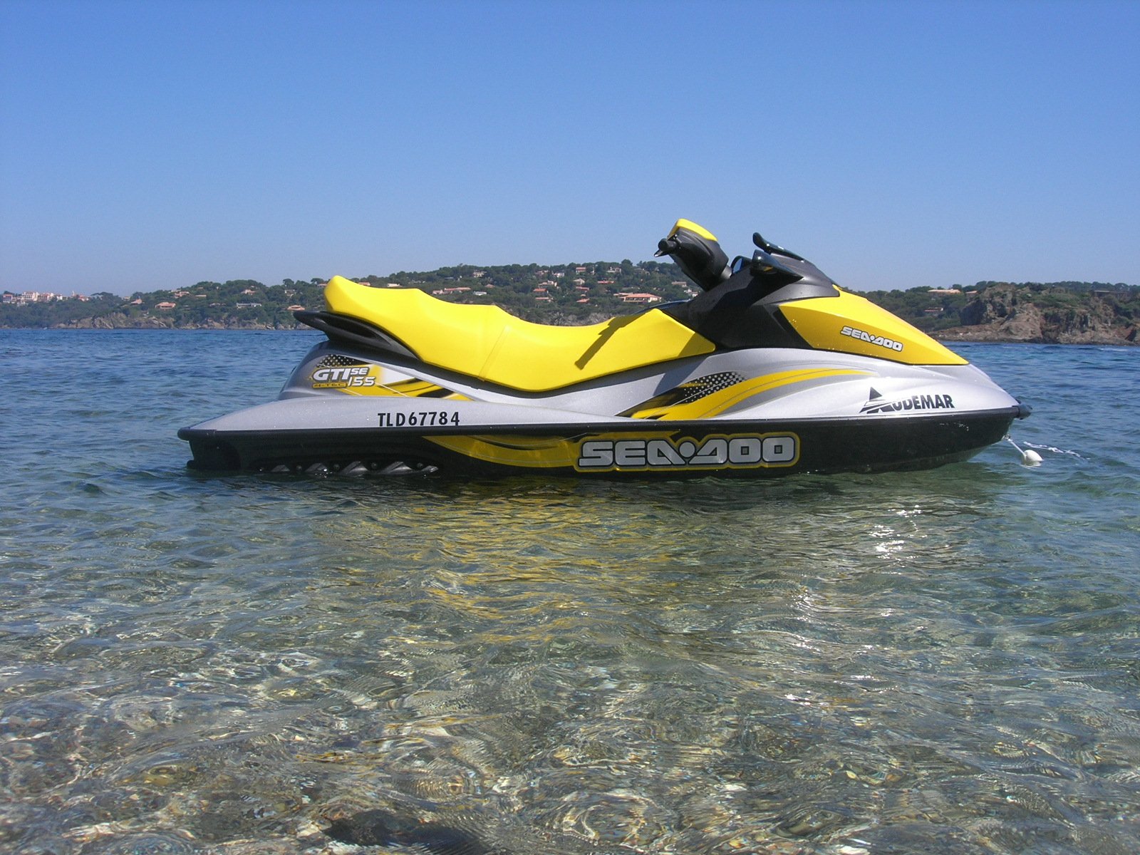 Download Vehicle Wet Bike Wallpaper