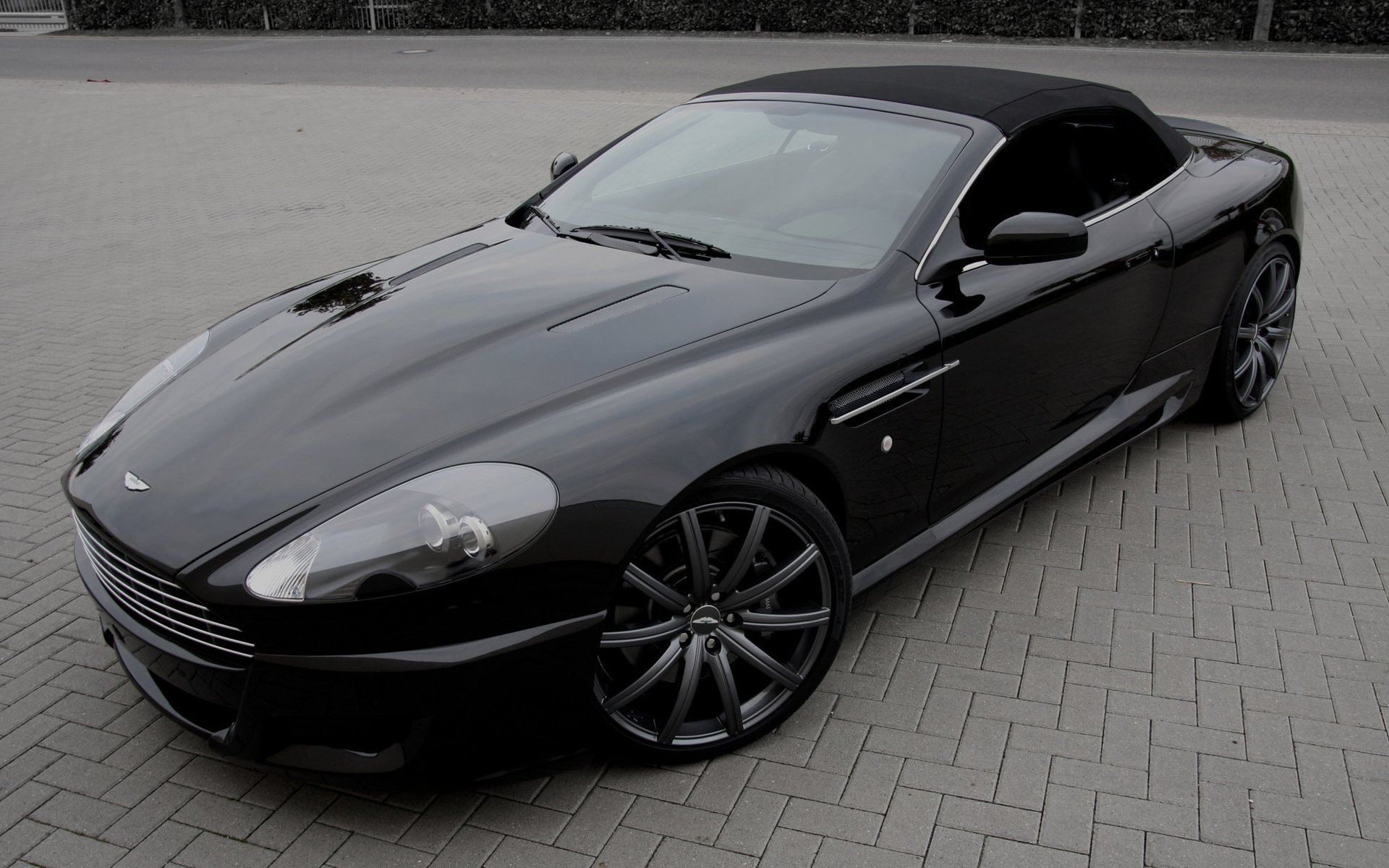 Download Vehicle Aston Martin DB9 HD Wallpaper
