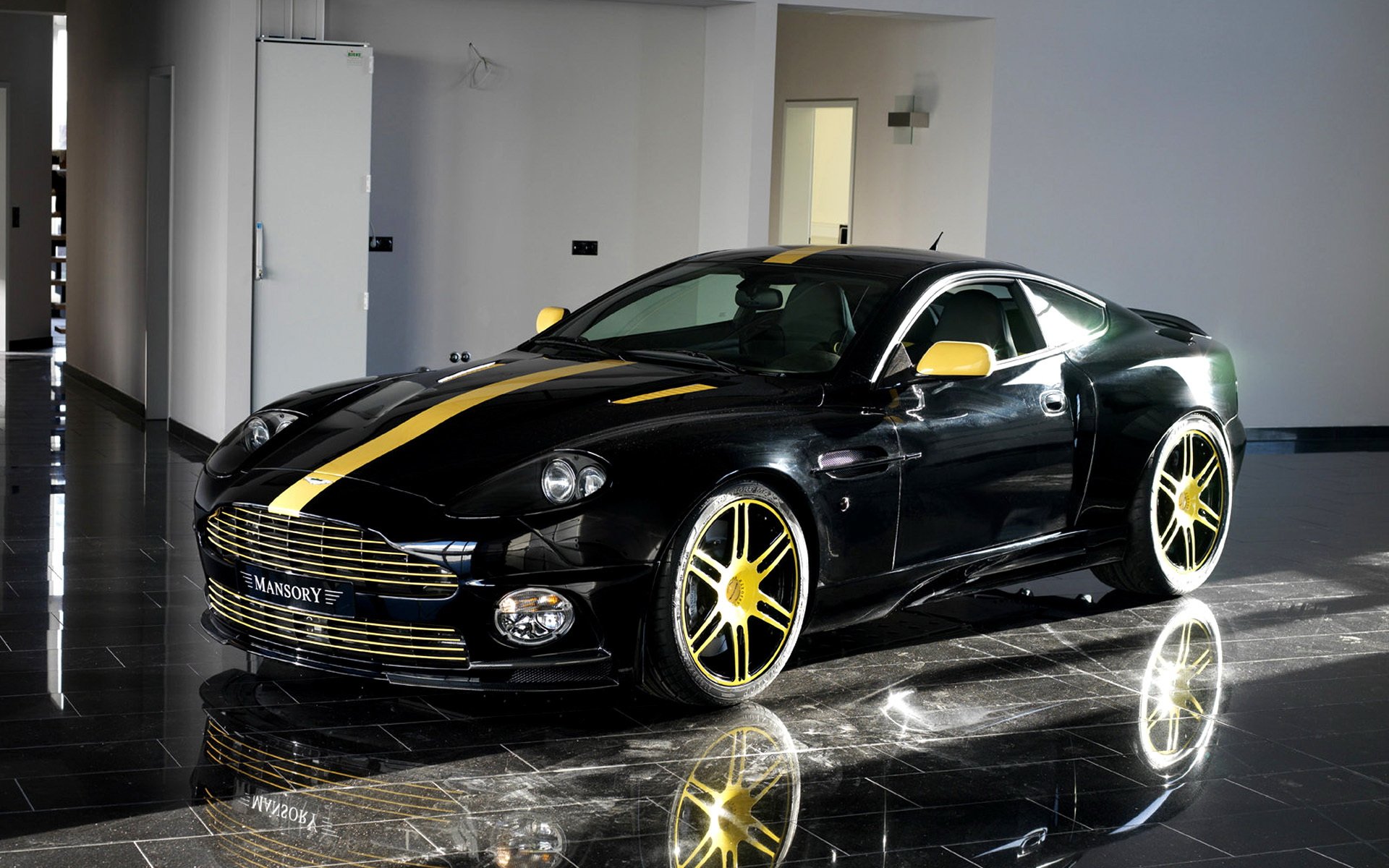 Download Vehicle Aston Martin Vanquish HD Wallpaper