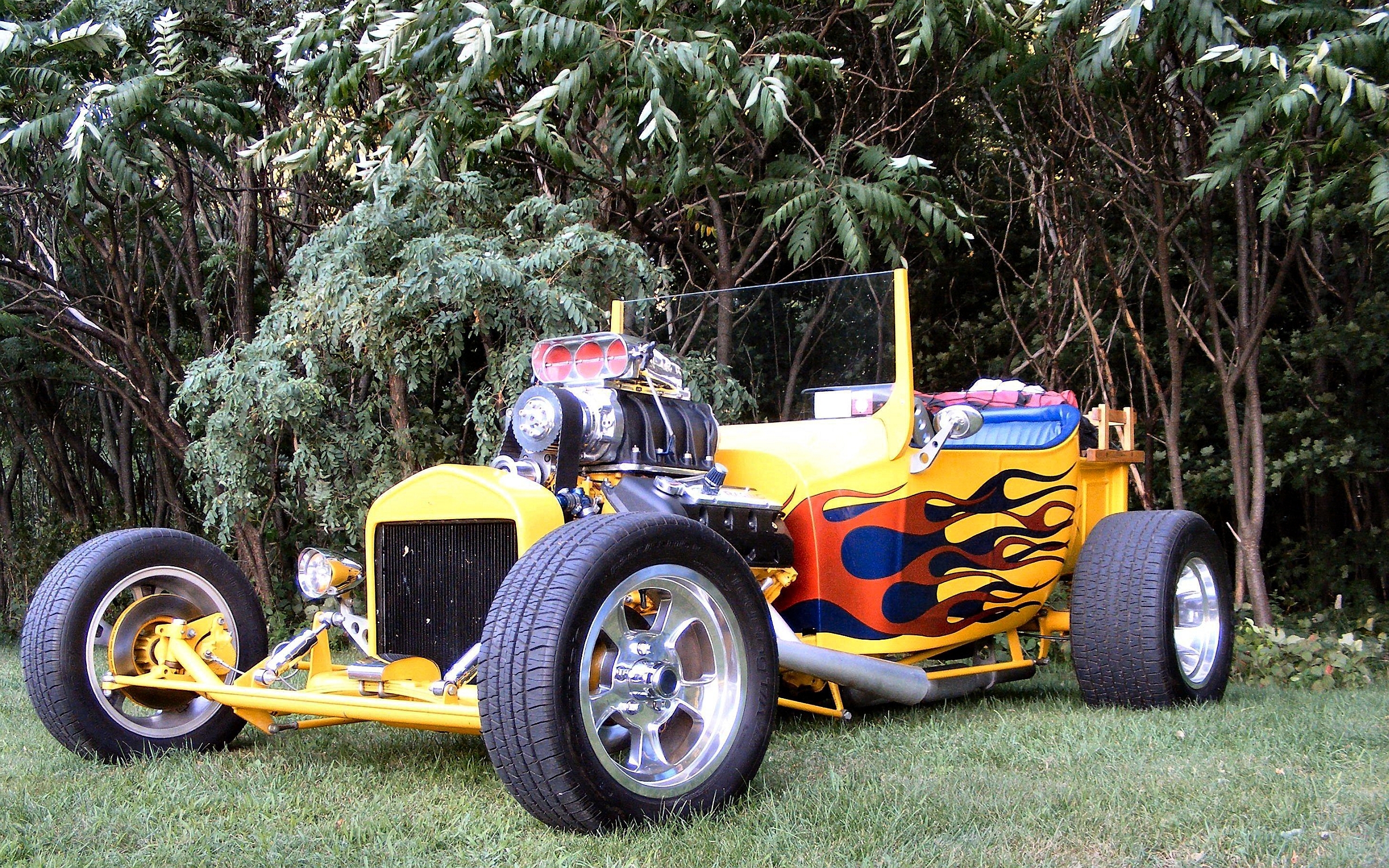 Download Vehicle Car HD Wallpaper