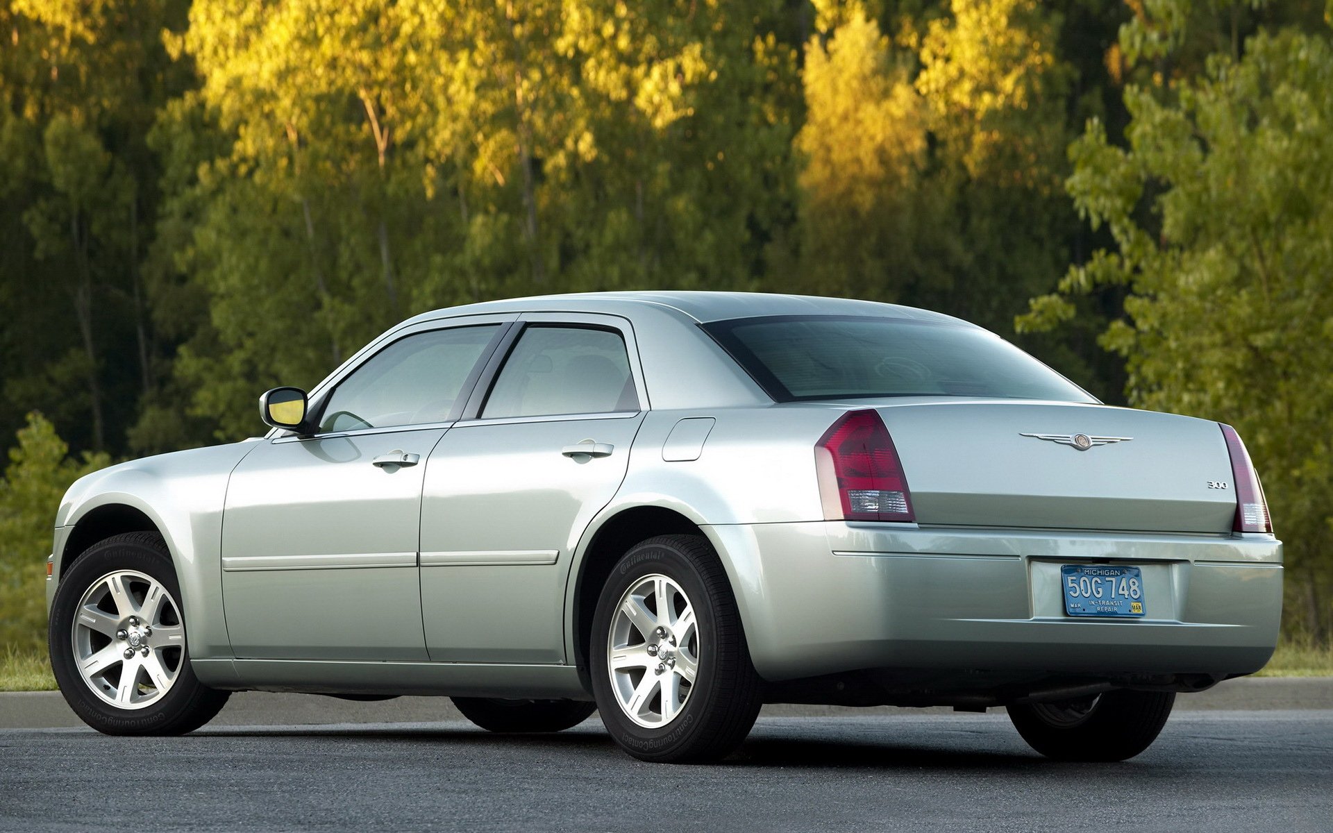 Download Vehicle Chrysler HD Wallpaper