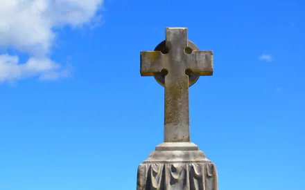  A Beautiful Cross In Lithgow Cemetery