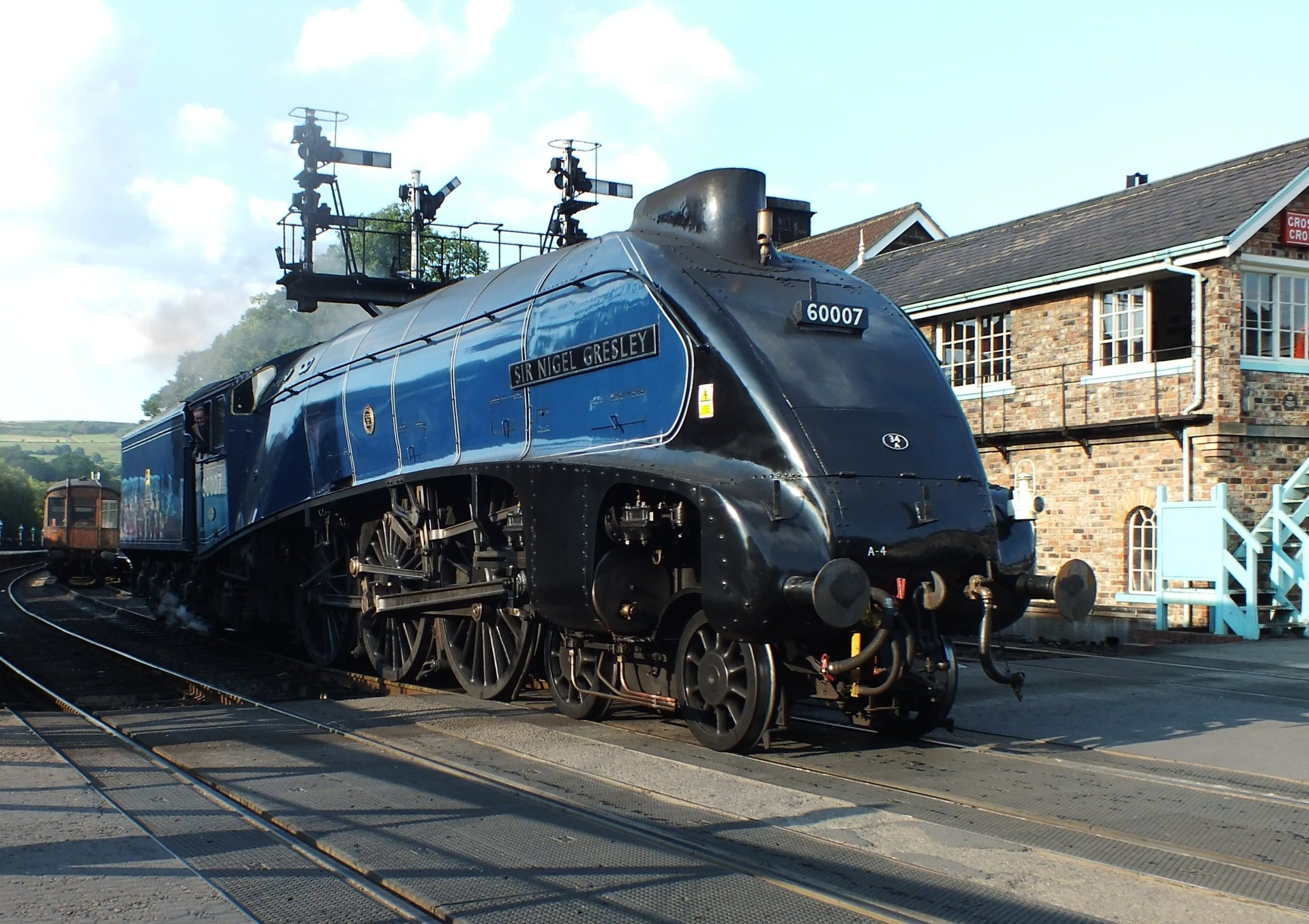 Blue Streamlined Steam Express — 2K Quad HD Train Wallpaper | 3529x2494 ...