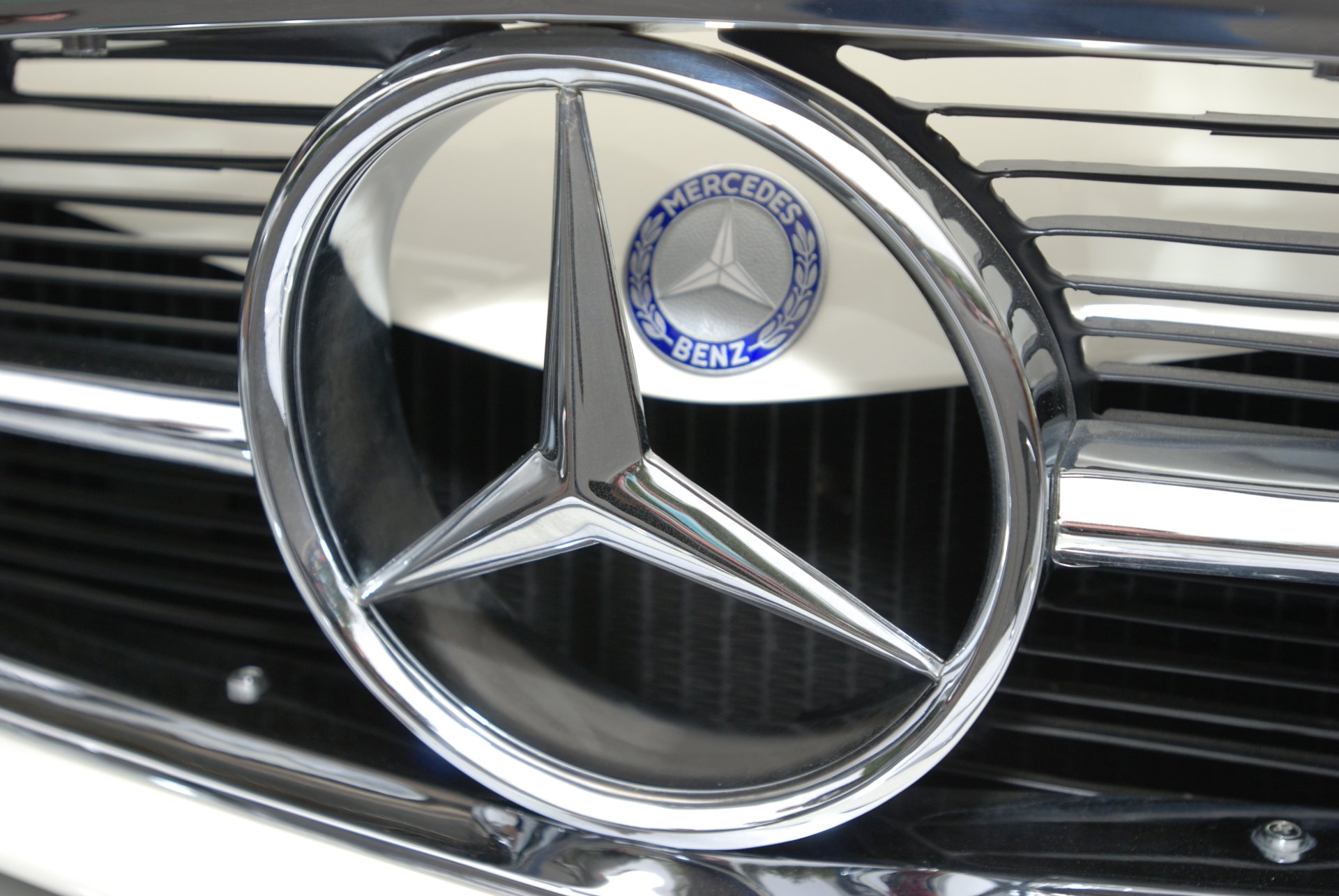 Download Vehicle Mercedes-Benz  4k Ultra HD Wallpaper