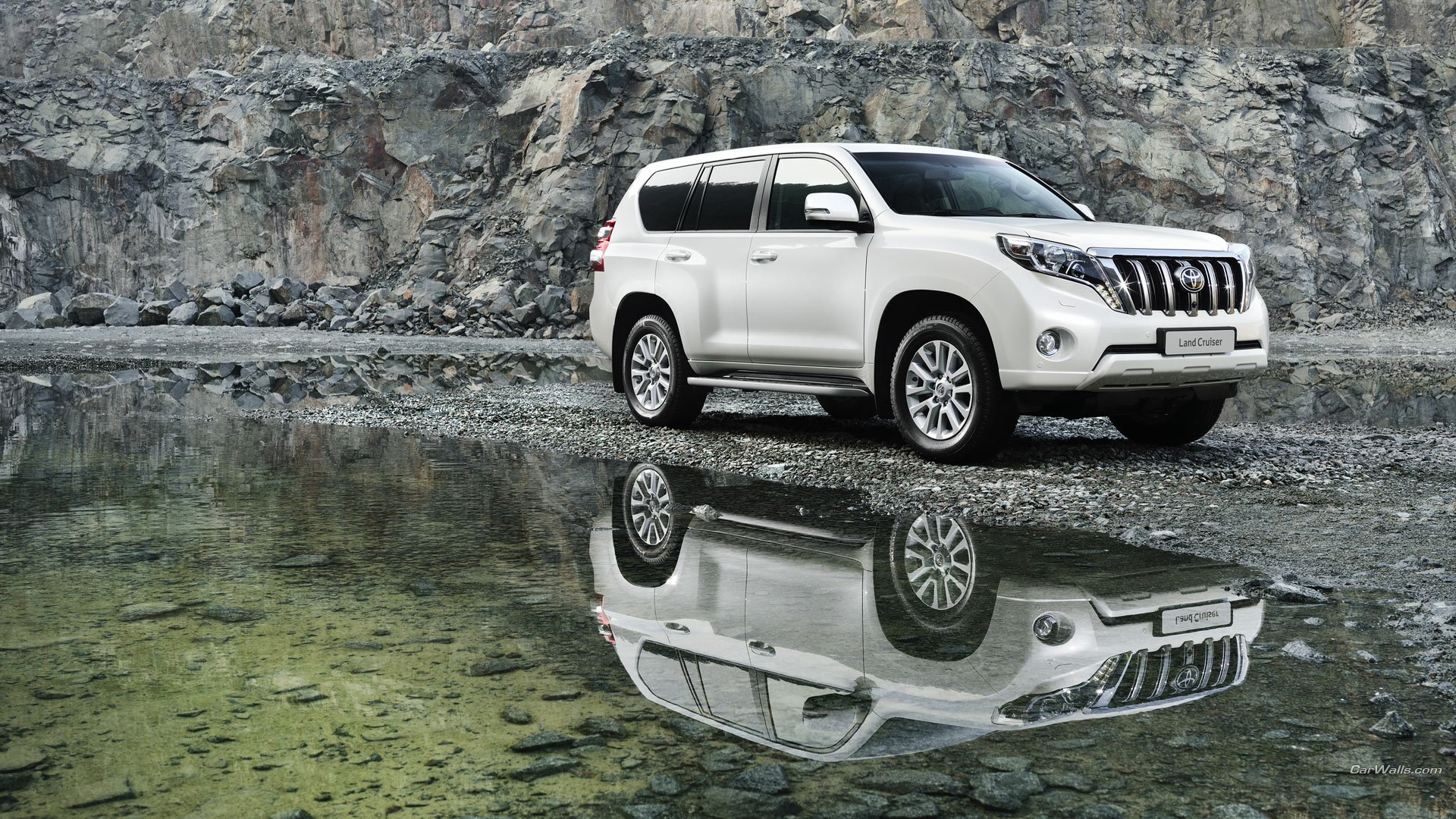 2014 Toyota Land Cruiser Full HD Wallpaper and Background Image