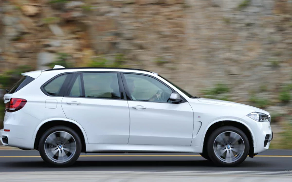 vehicle 2014 BMW X5 M50d HD Desktop Wallpaper | Background Image