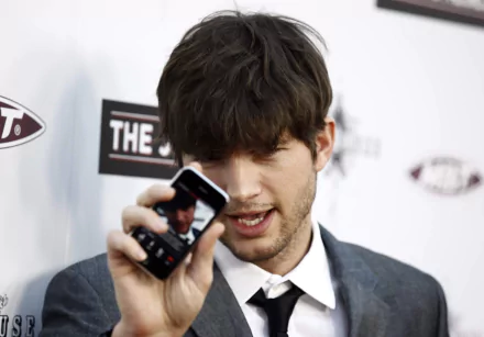 Celebrity Ashton Kutcher HD Desktop Wallpaper | Background Image
