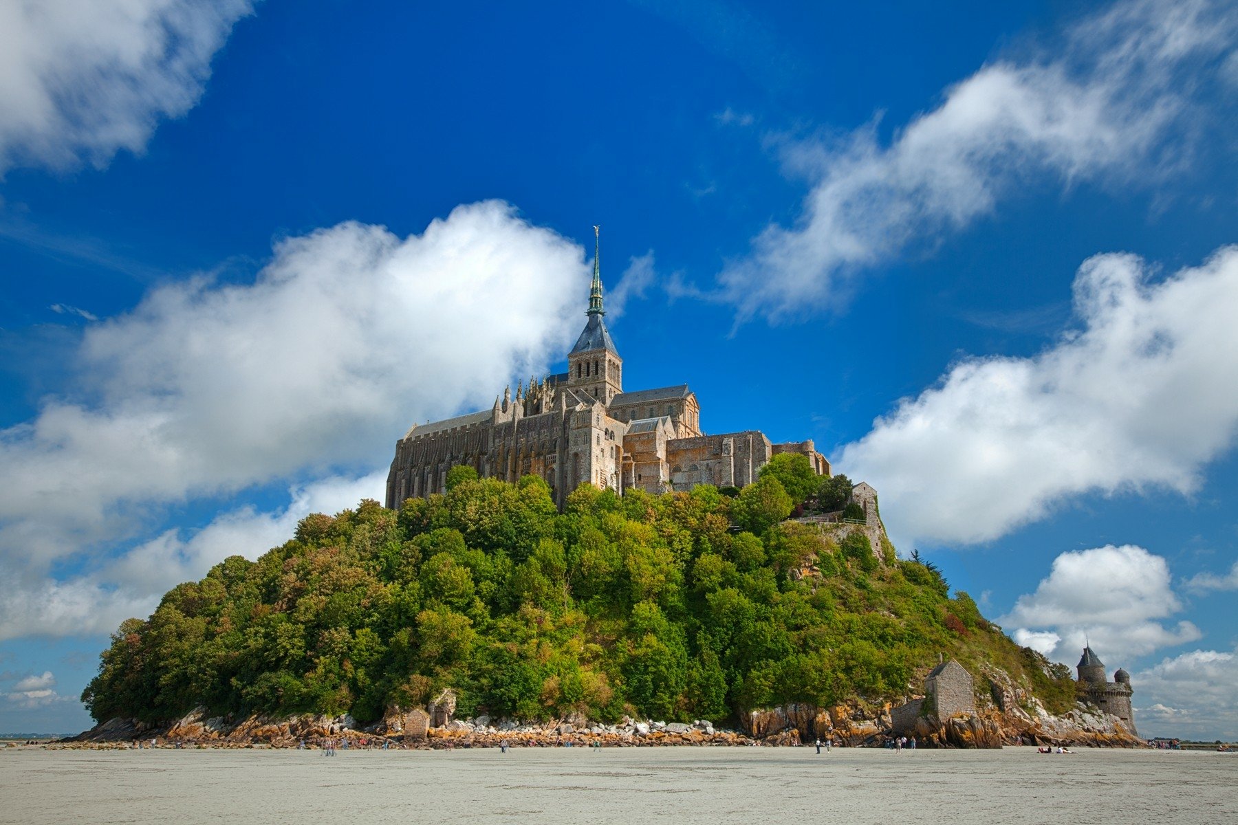 Download Religious Mont Saint- Michel Wallpaper