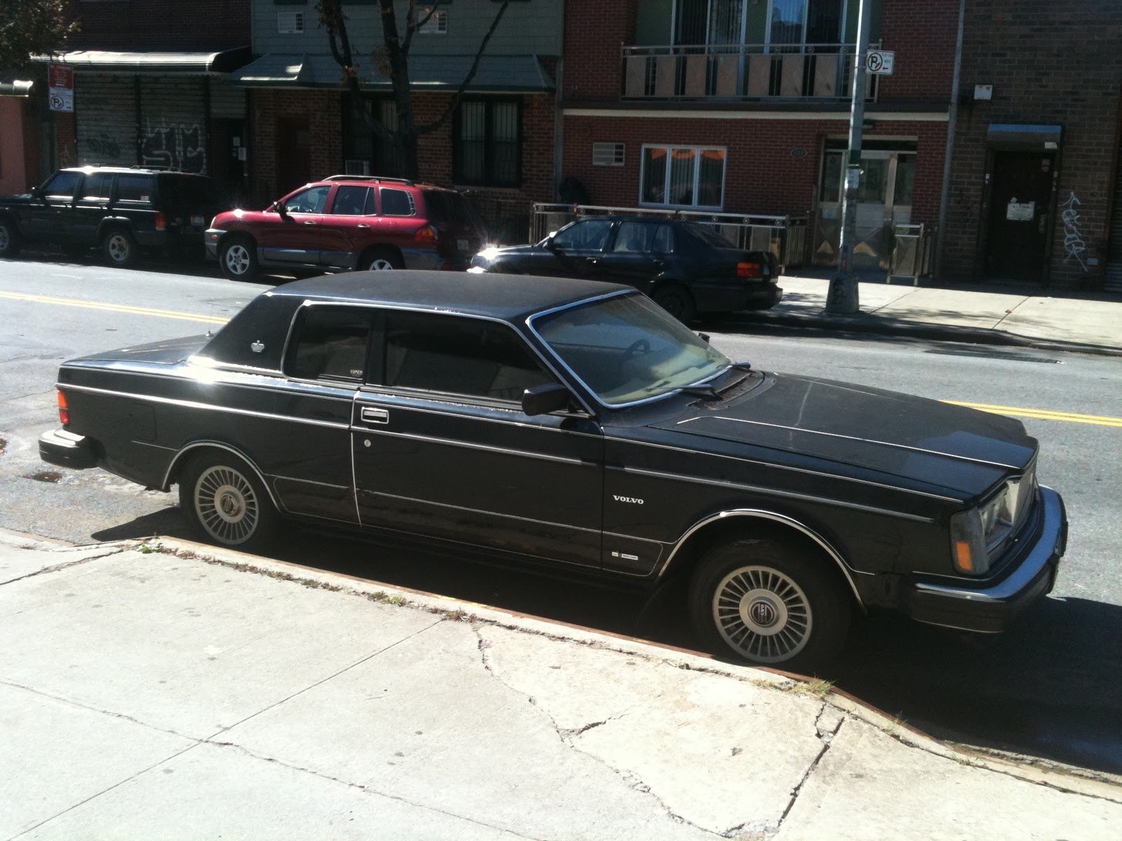 Download Vehicle Volvo Wallpaper