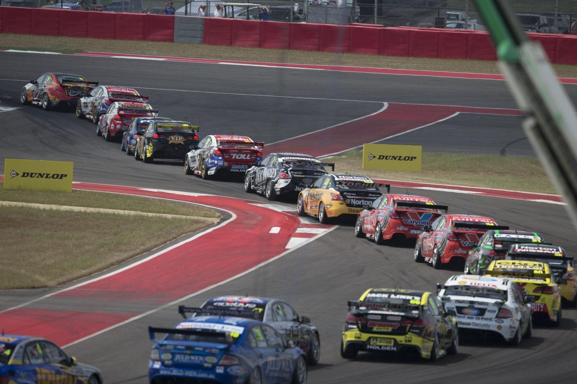 Download V8 Supercar Sydney 500 Sports HD Wallpaper