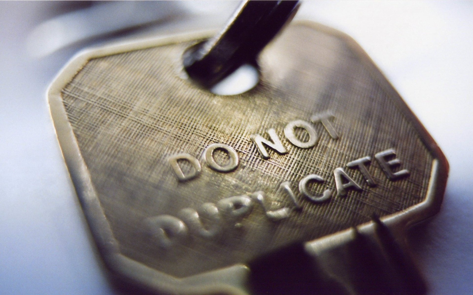 Download Man Made Key HD Wallpaper