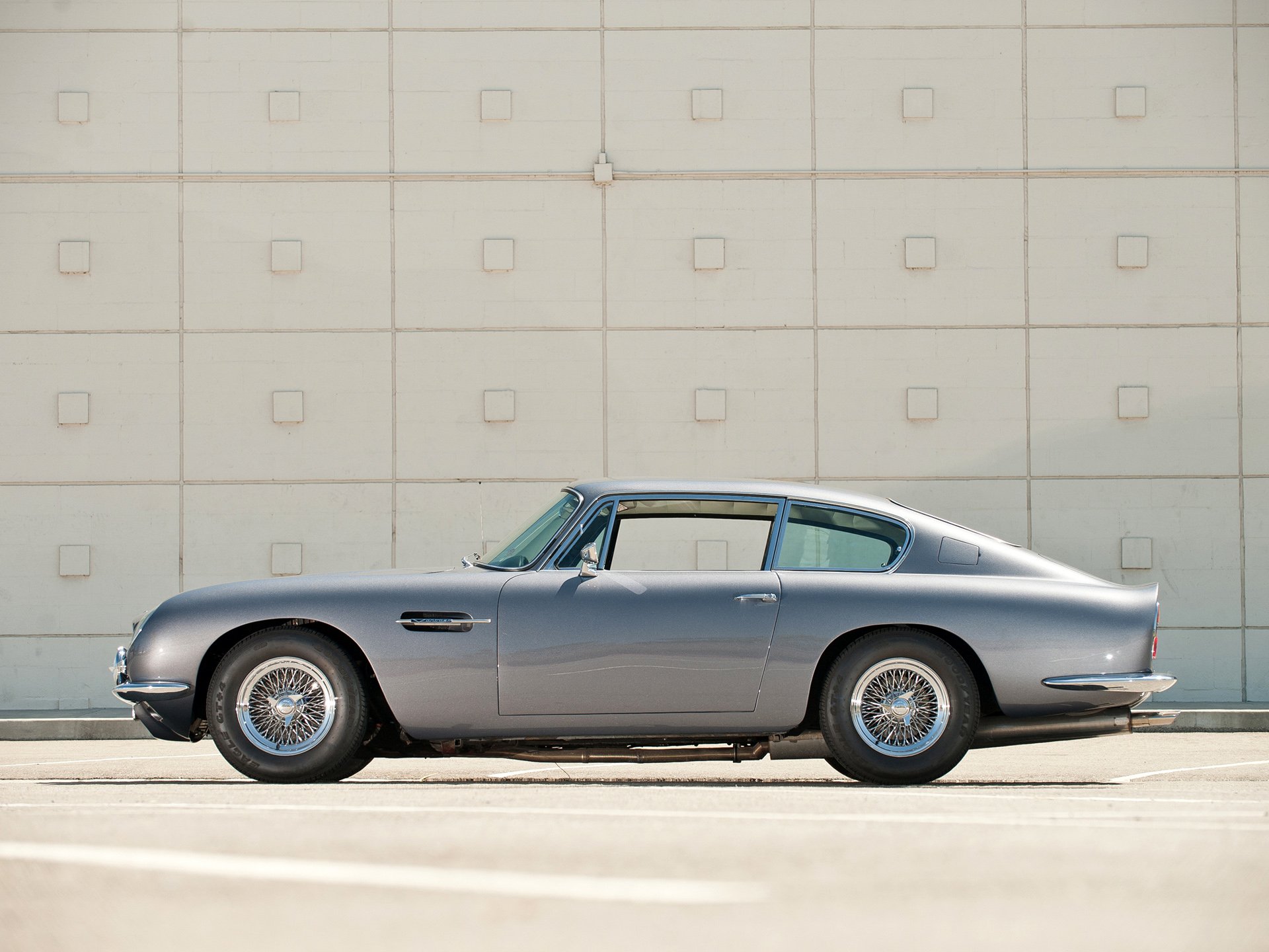 Download Aston Martin Vehicle Aston Martin DB6 HD Wallpaper