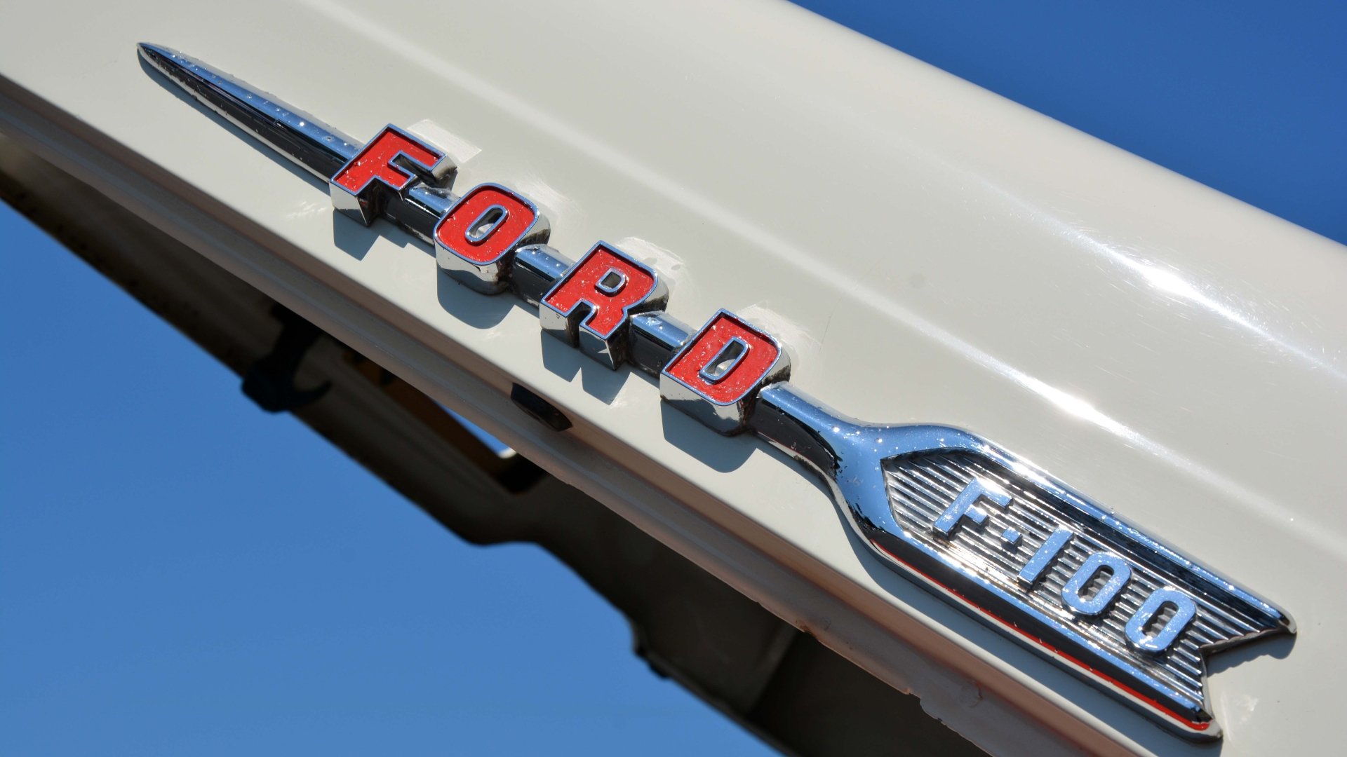 Download Vehicle Ford F-100 4k Ultra HD Wallpaper