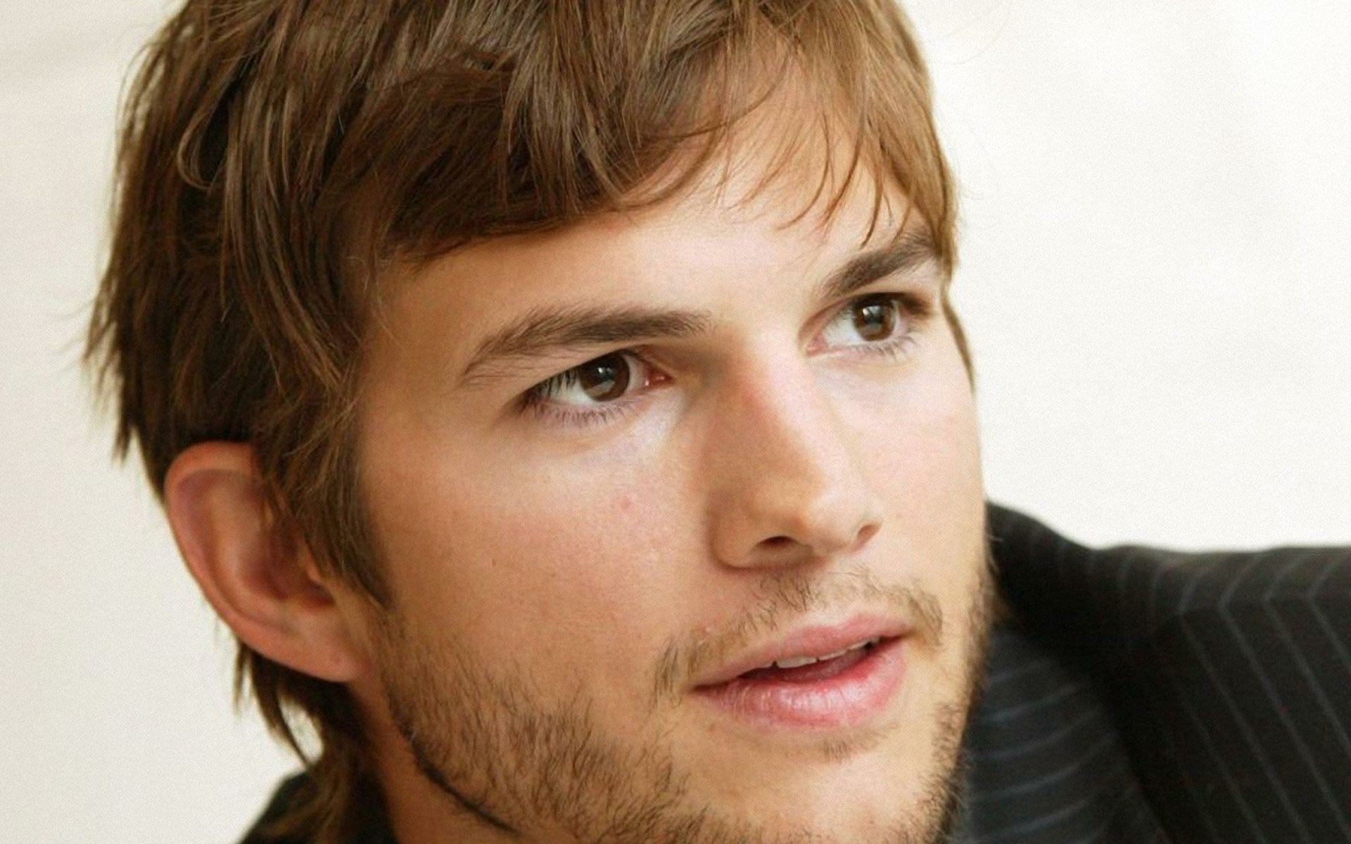 Download Celebrity Ashton Kutcher HD Wallpaper
