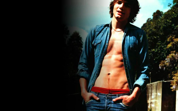 Celebrity Ashton Kutcher HD Desktop Wallpaper | Background Image
